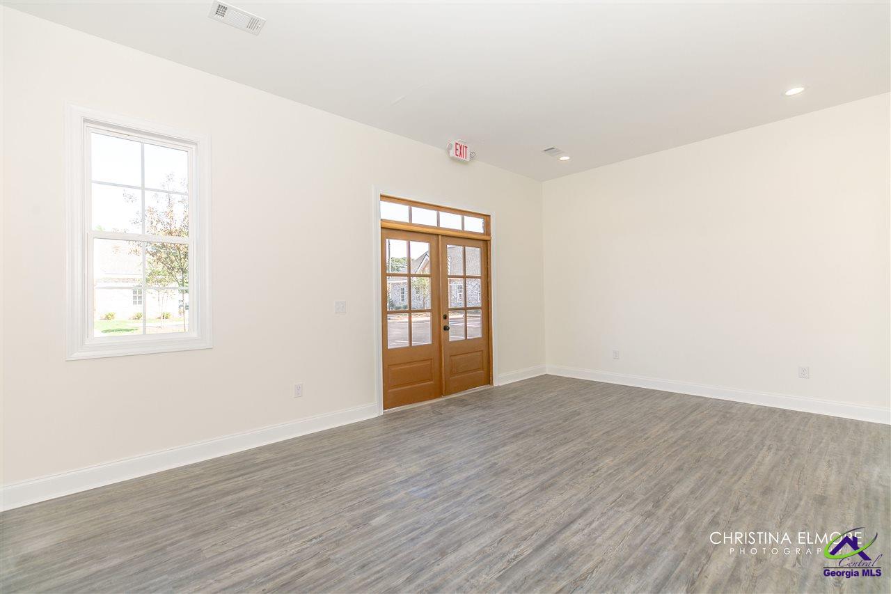 402 General Courtney Hodges Boulevard, Perry, GA 31069 - Photo 8