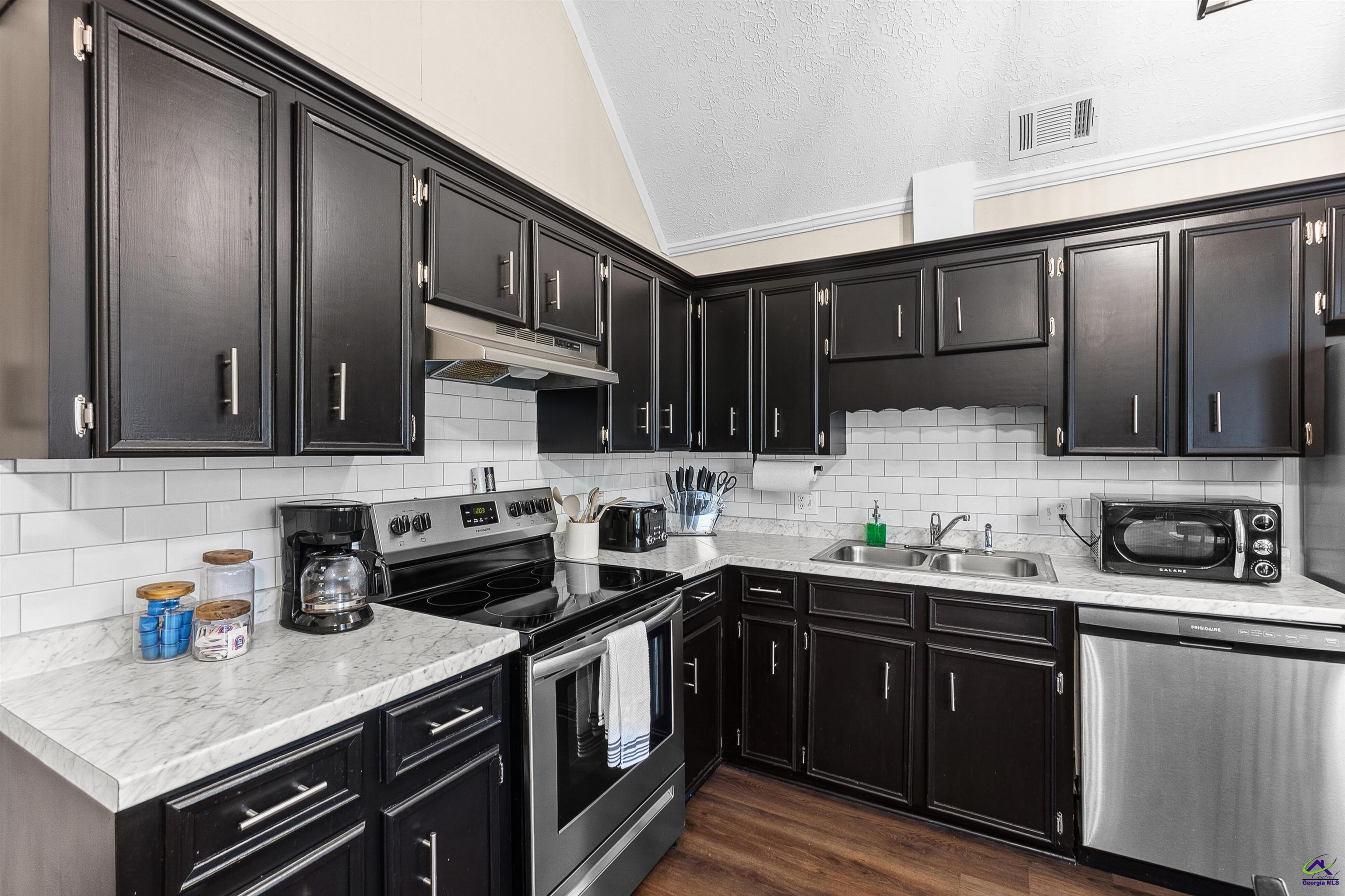 1100 Kenwood Drive, Perry, GA 31069 - Photo 12