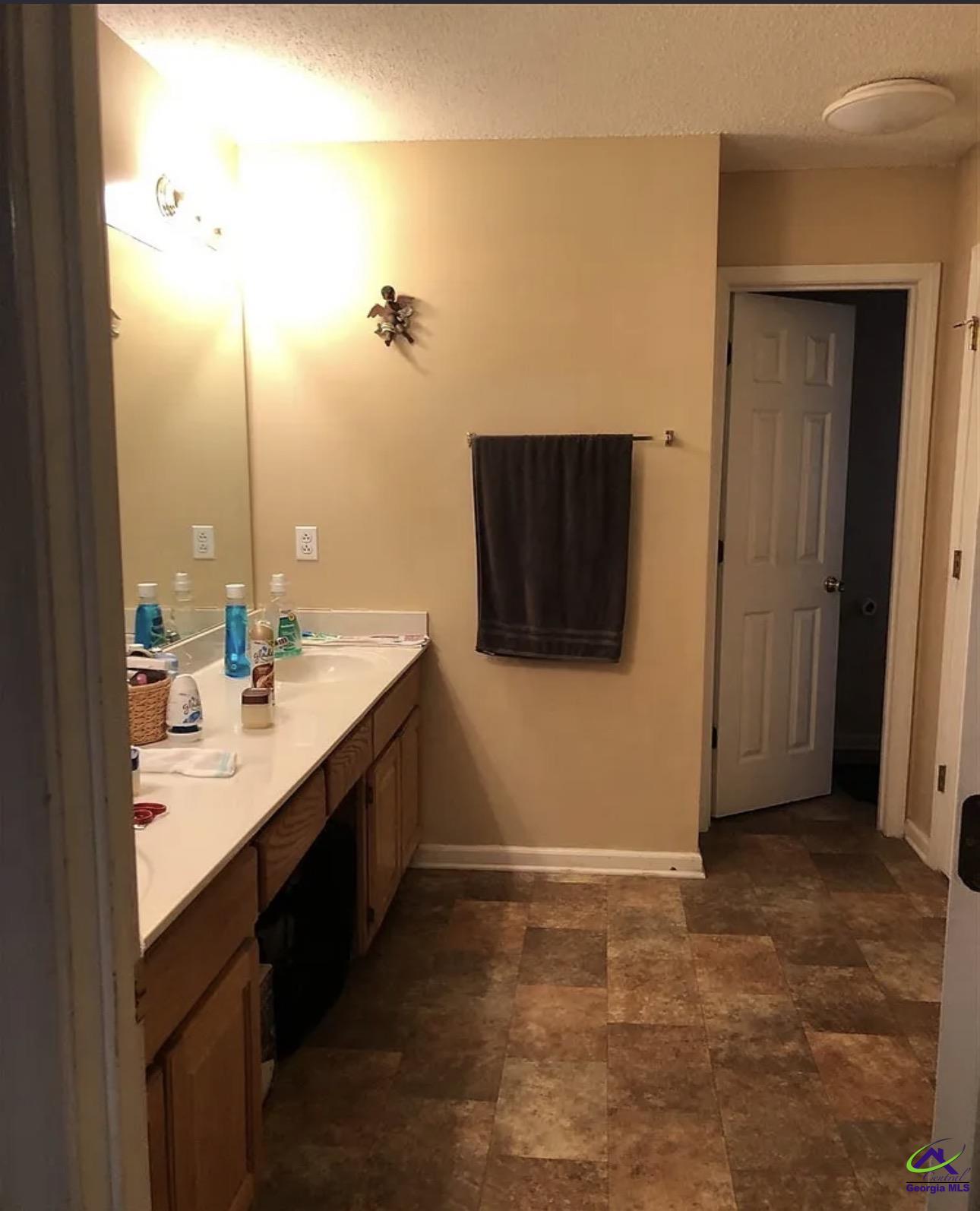 136 Oscar Court, Warner Robins, GA 31093 - Photo 5