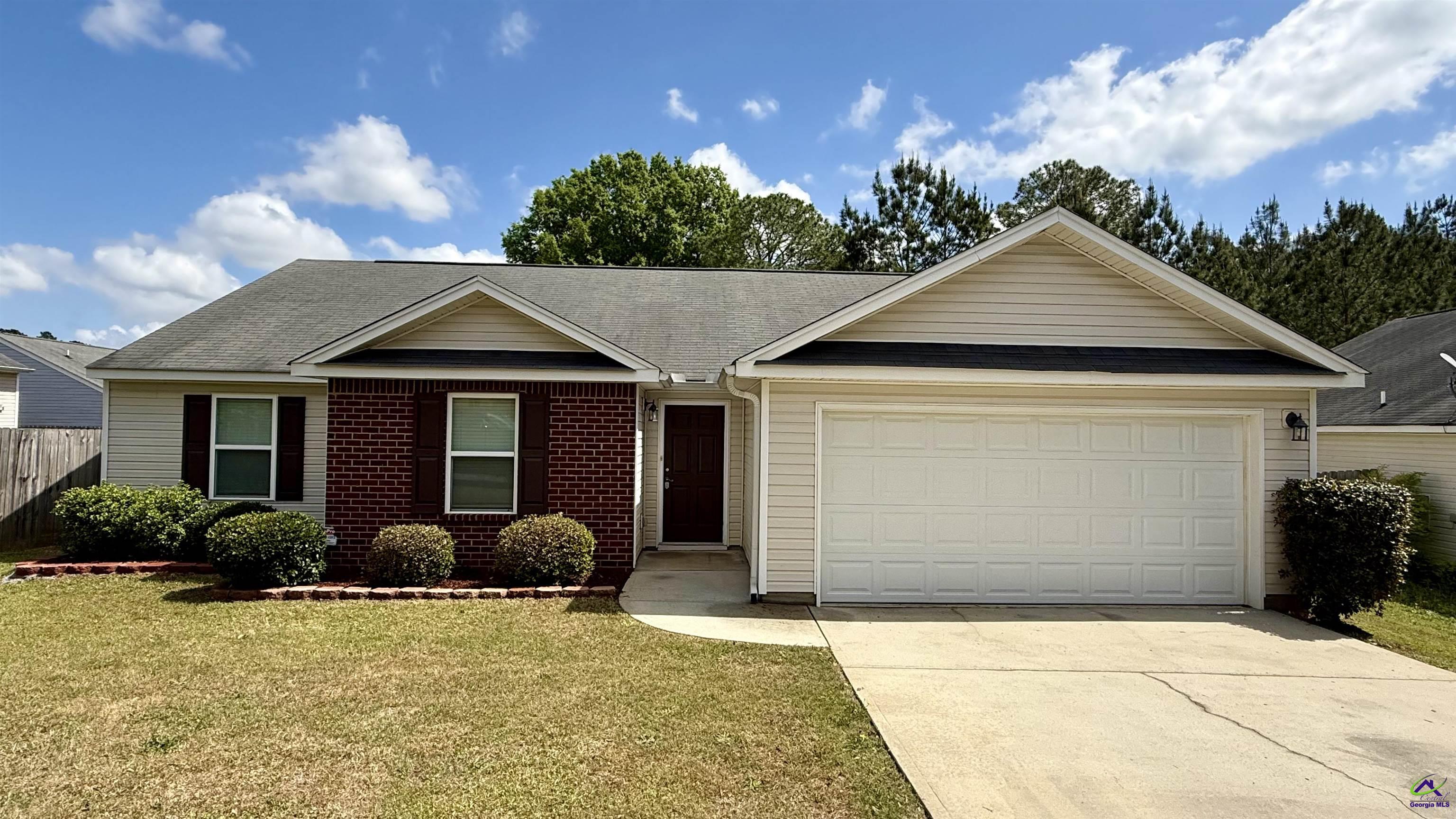 423 Haddenham Court, Perry, GA 31069 - photo 1