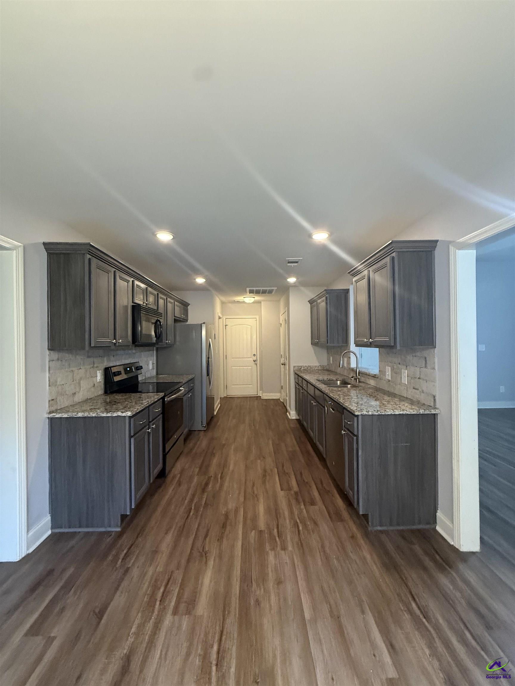 120 Worchester Circle, Perry, GA 31069 - photo 6