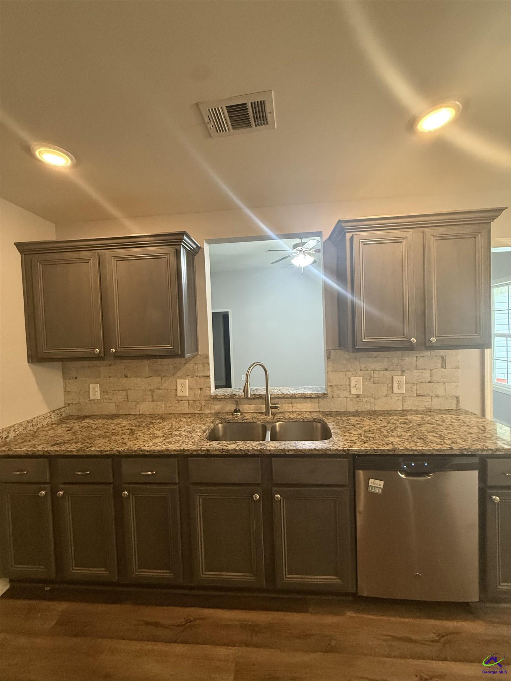 120 Worchester Circle, Perry, GA 31069 - photo 8