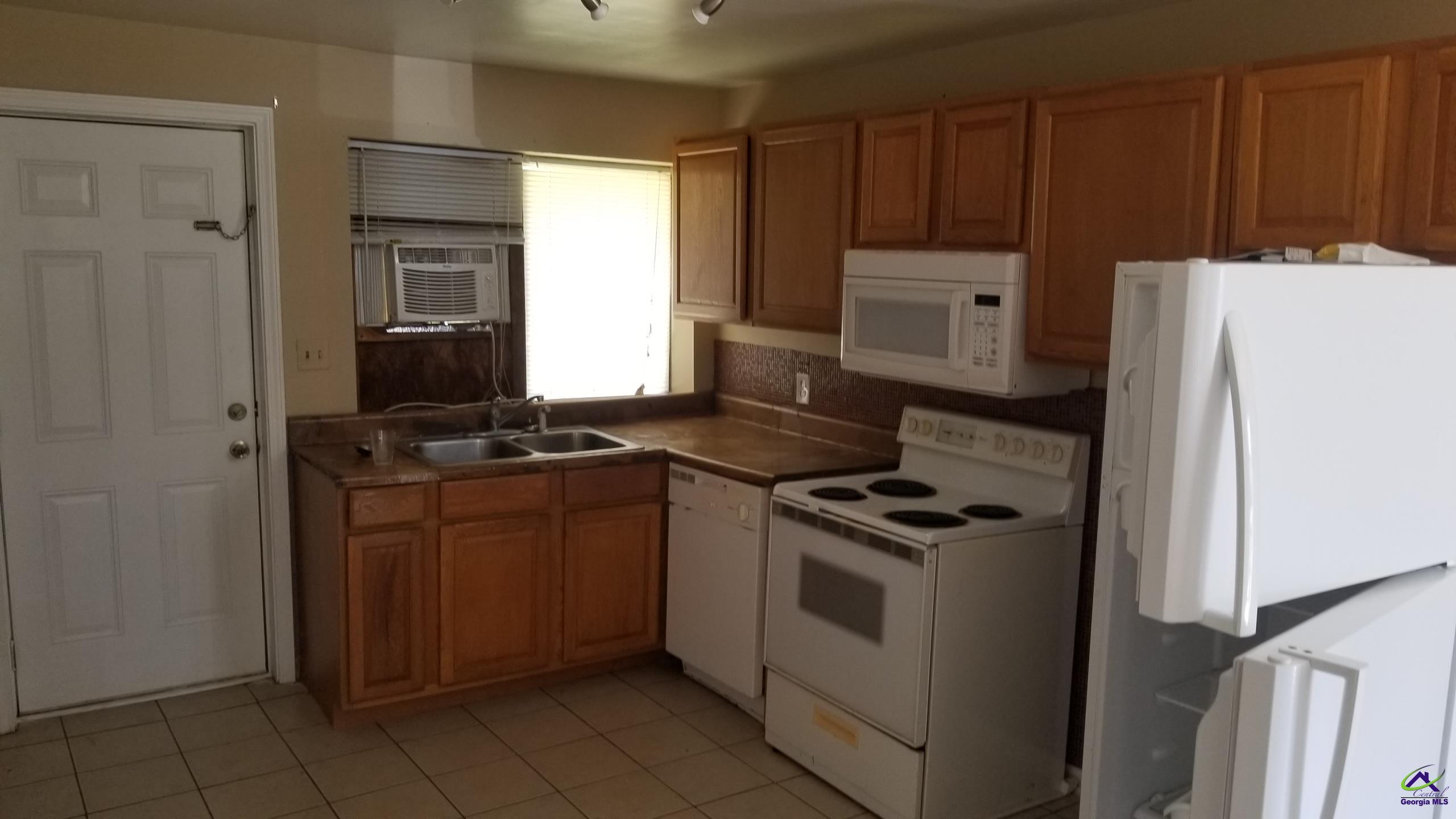 134 B Garland Terrace, Warner Robins, GA 31088 - Main Photo