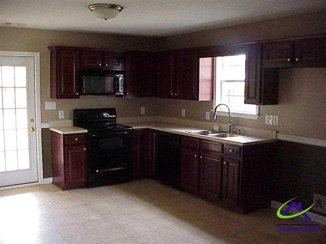 117 Cedarland Drive, Warner Robins, GA 31088 - photo 2