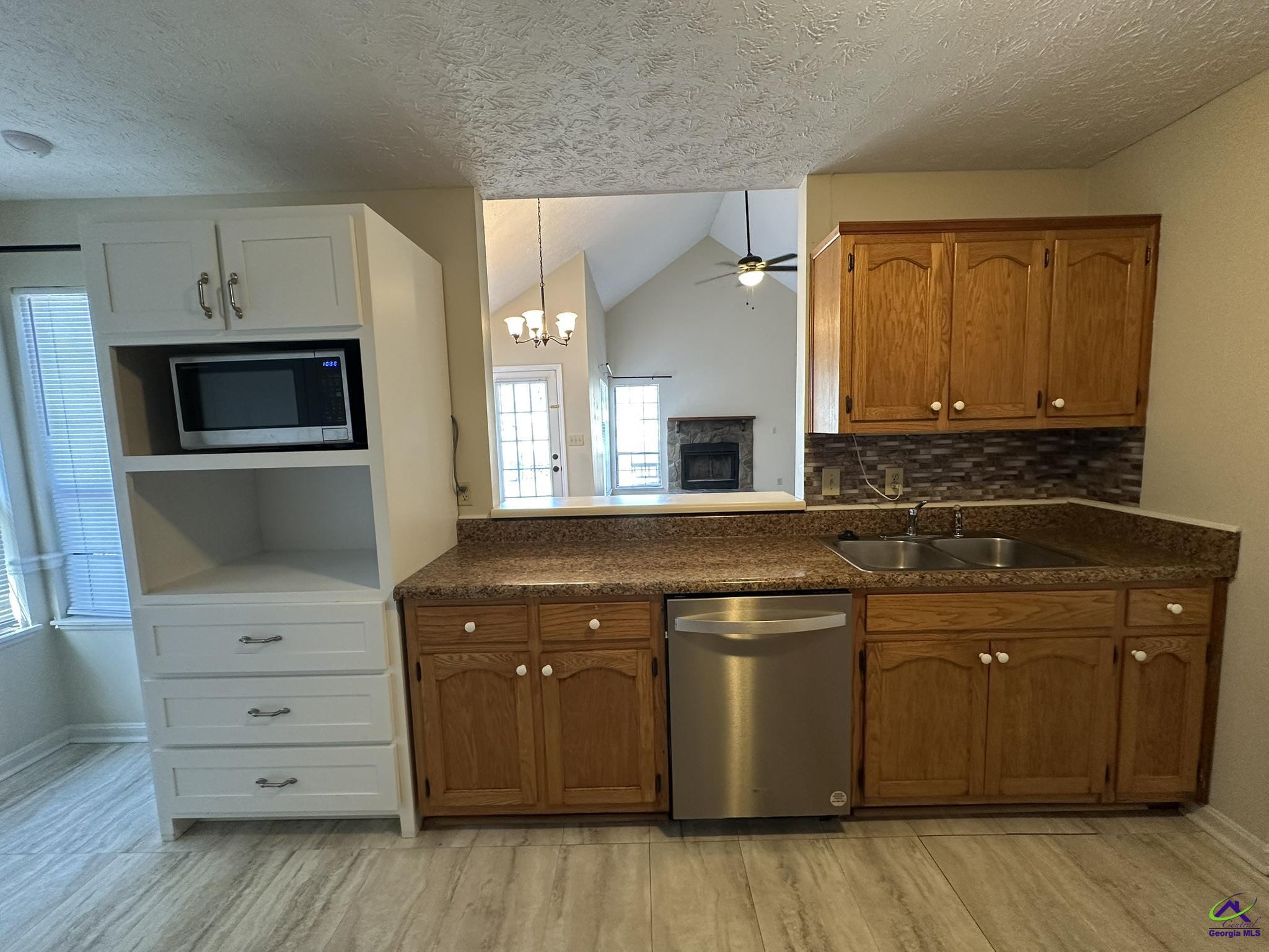110 Island Boulevard, Warner Robins, GA 31088 - Photo 7