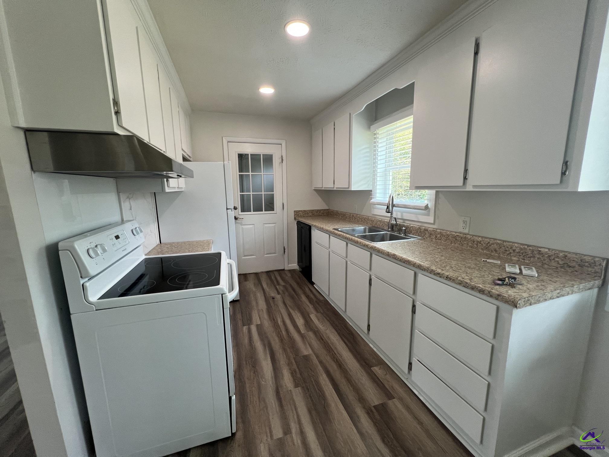 110 Trinity Drive, Warner Robins, GA 31088 - photo 7