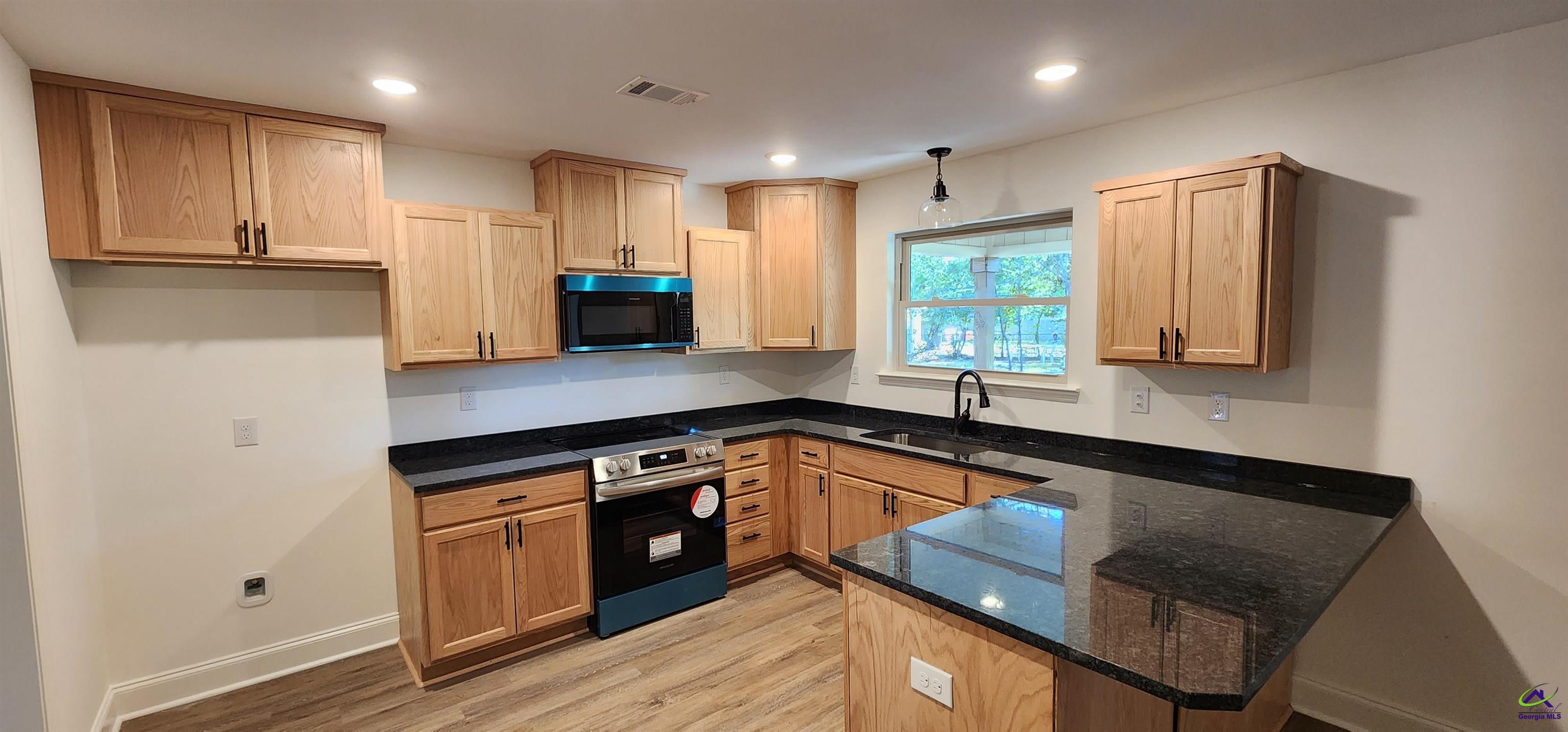 110 Eastlake Drive, Warner Robins, GA 31093 - photo 2