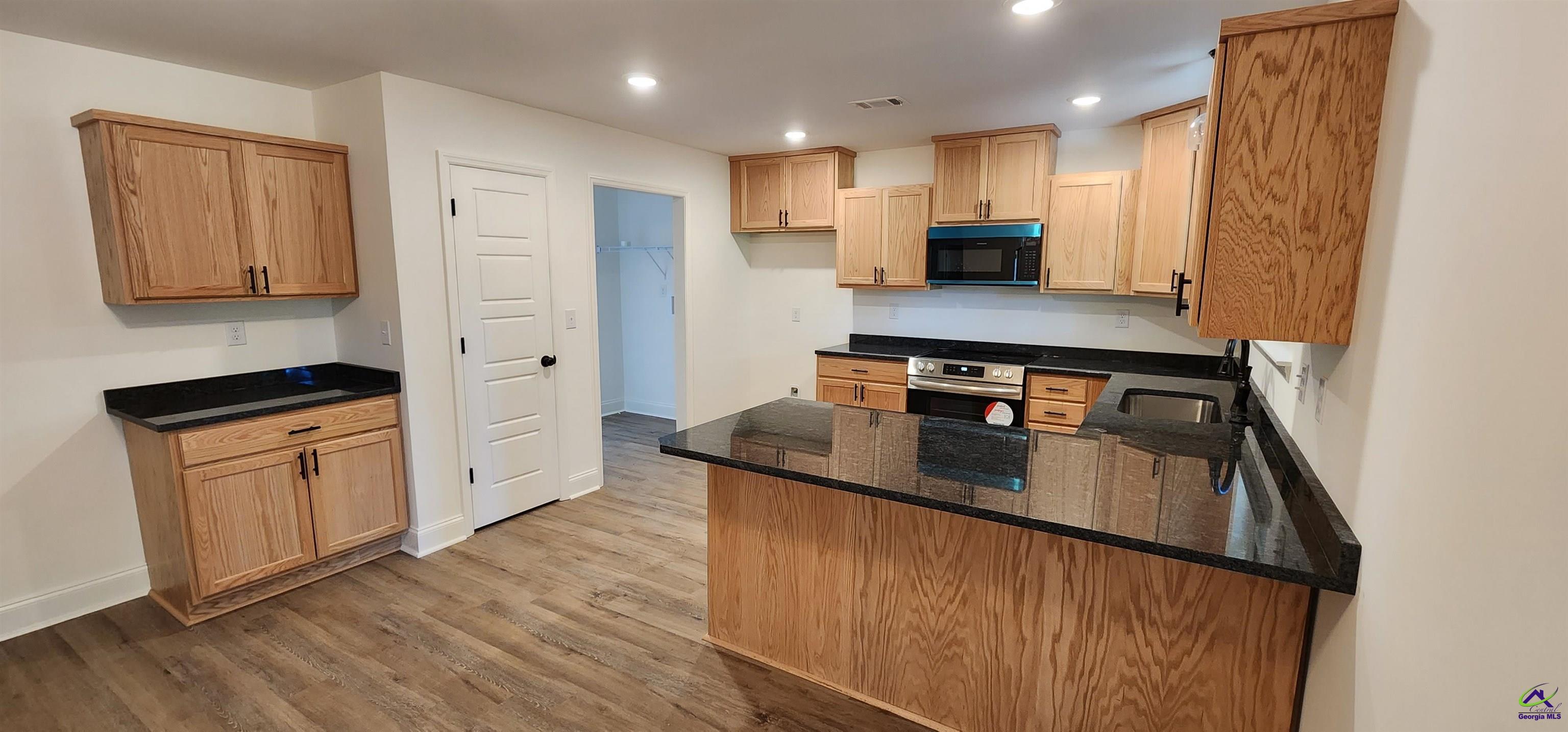 110 Eastlake Drive, Warner Robins, GA 31093 - photo 21