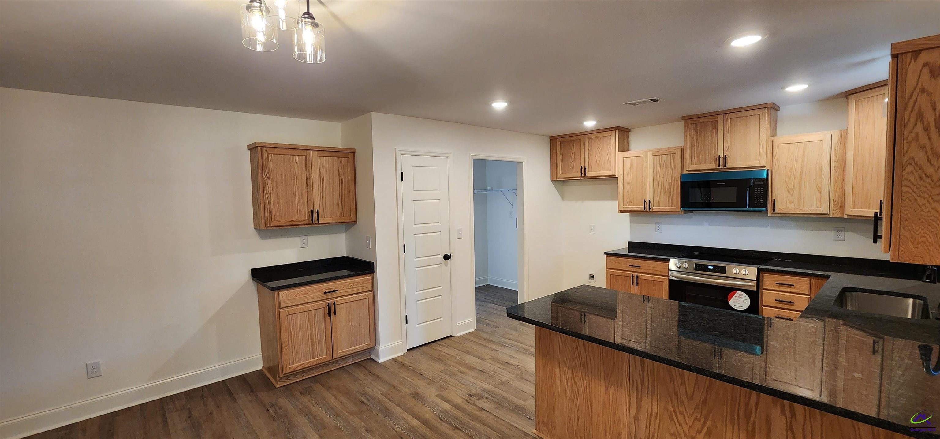 110 Eastlake Drive, Warner Robins, GA 31093 - photo 22
