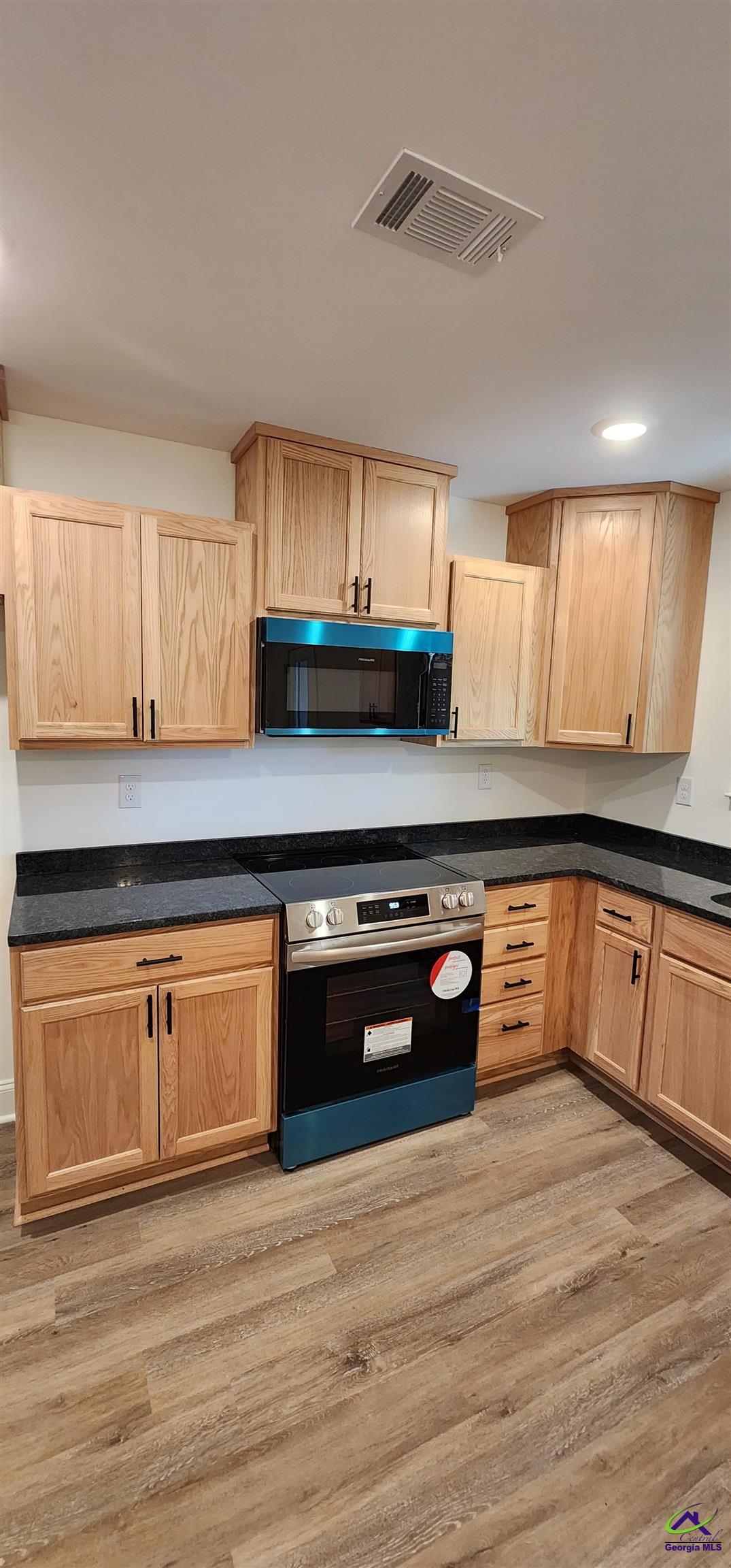 110 Eastlake Drive, Warner Robins, GA 31093 - photo 5