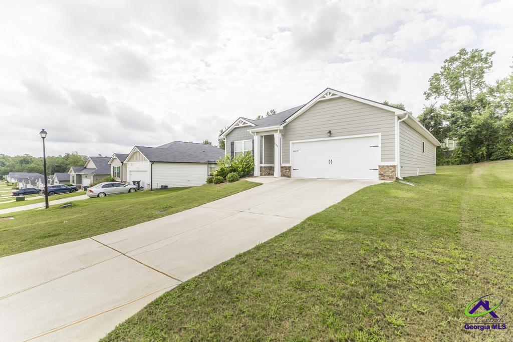 123 Taylor Woods, Bonaire, GA 31005 - photo 1