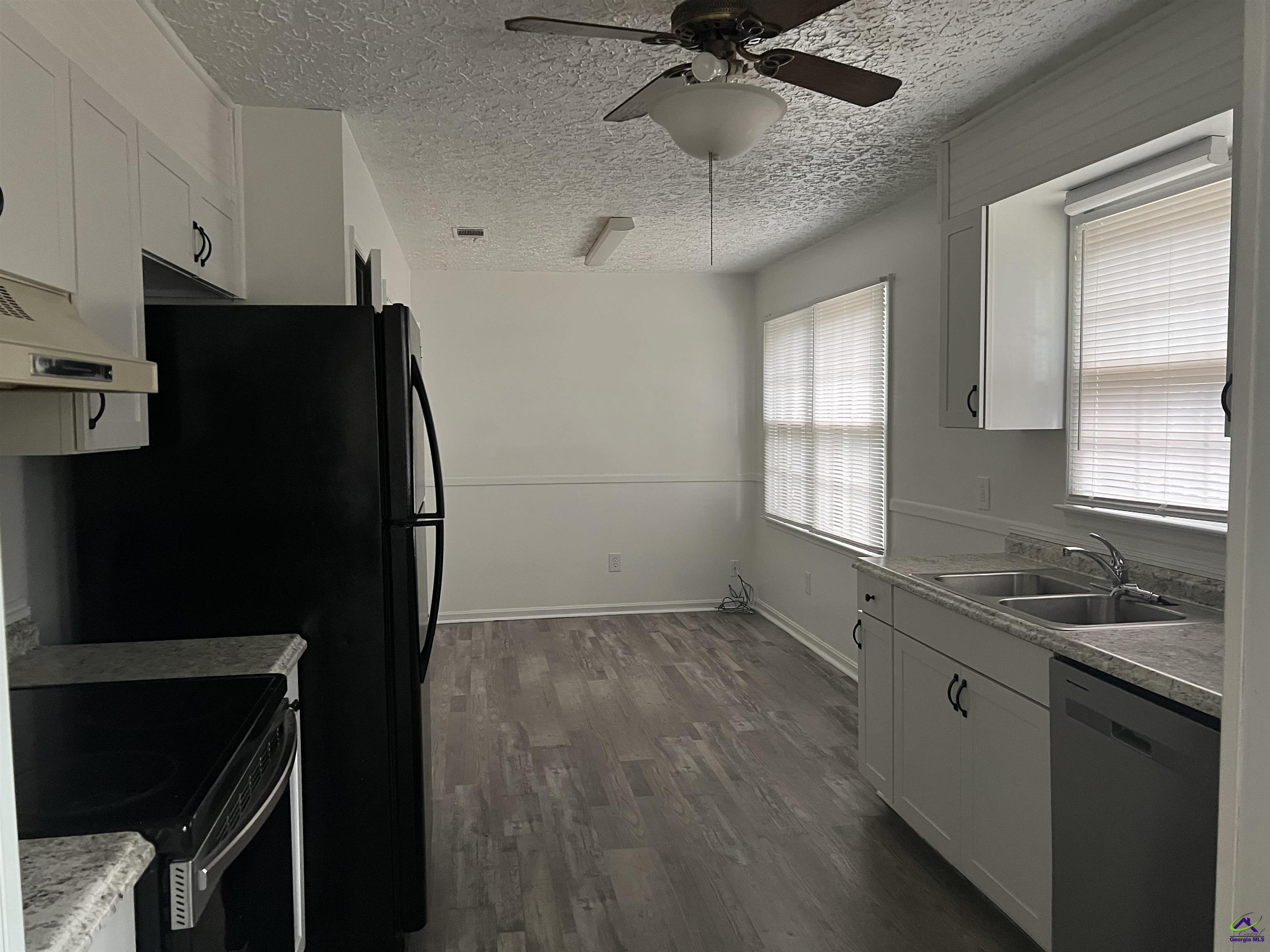 100 Grove Lane, Warner Robins, GA 31088 - Photo 3