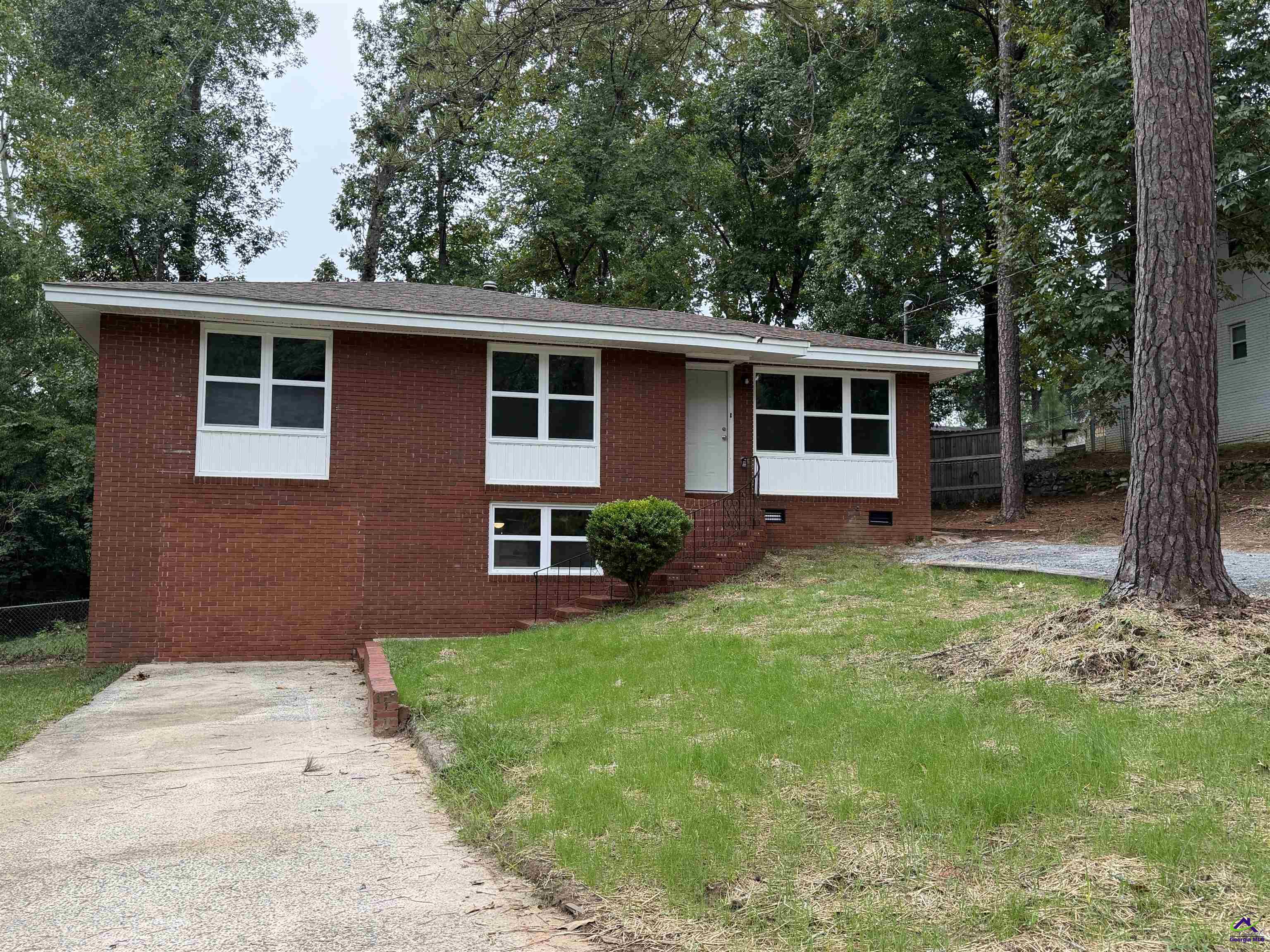 105 Woodsdale, Warner Robins, GA 31088 - Photo 2