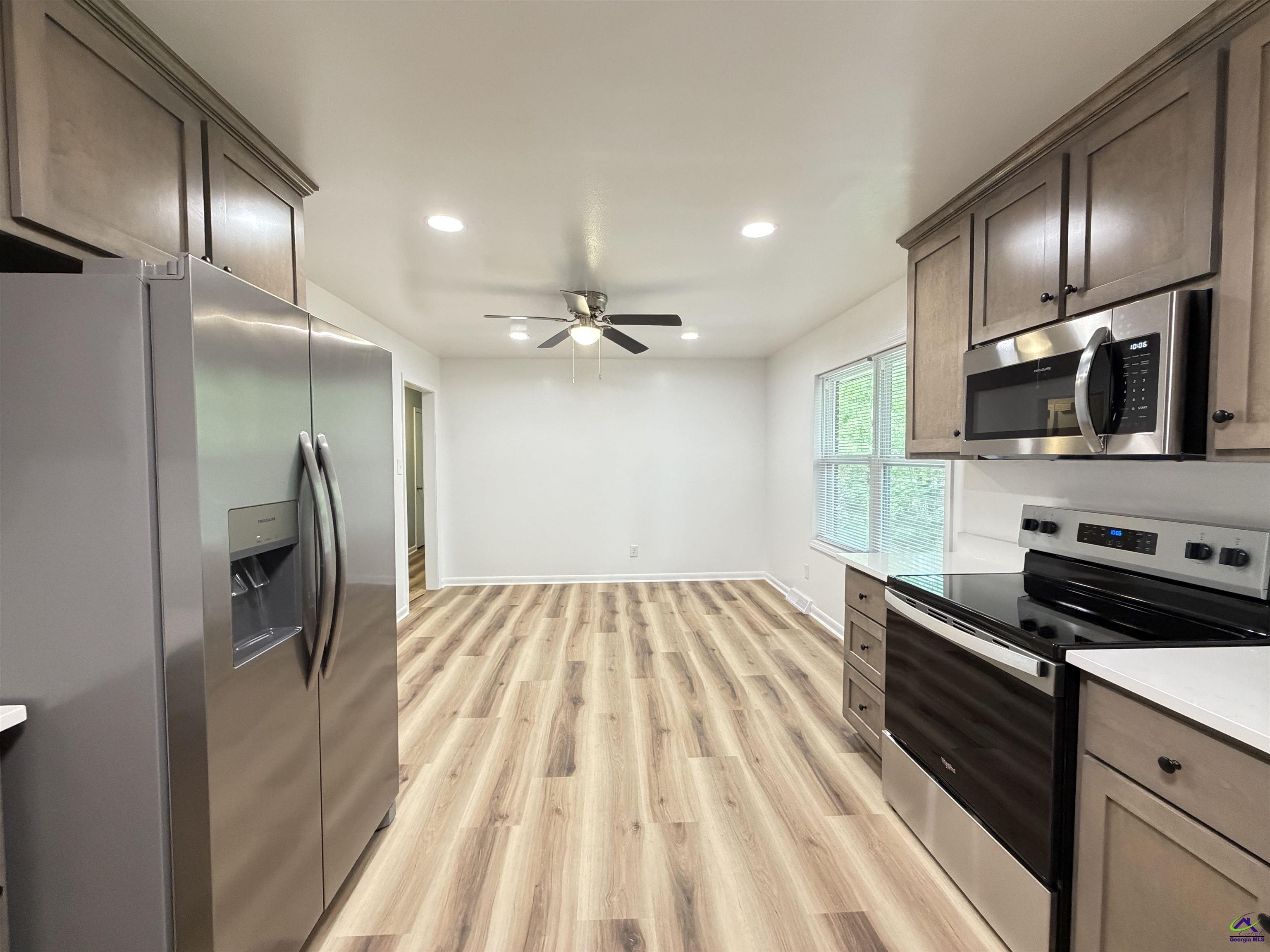 105 Woodsdale, Warner Robins, GA 31088 - Photo 6