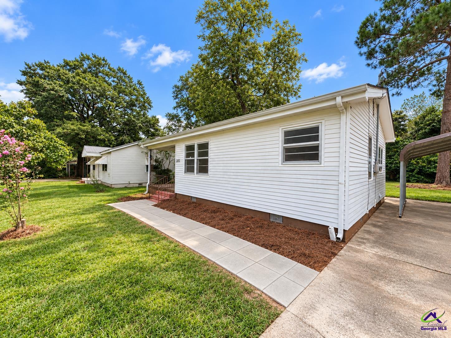 221 Shirley Drive, Warner Robins, GA 31088 - Photo 2