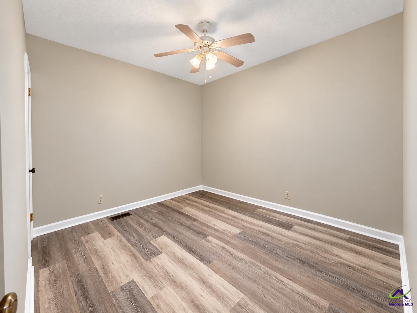 221 Shirley Drive, Warner Robins, GA 31088 - photo 14