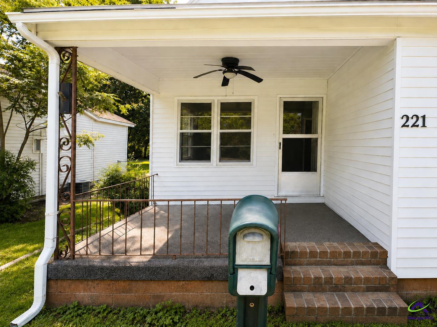 221 Shirley Drive, Warner Robins, GA 31088 - Photo 3