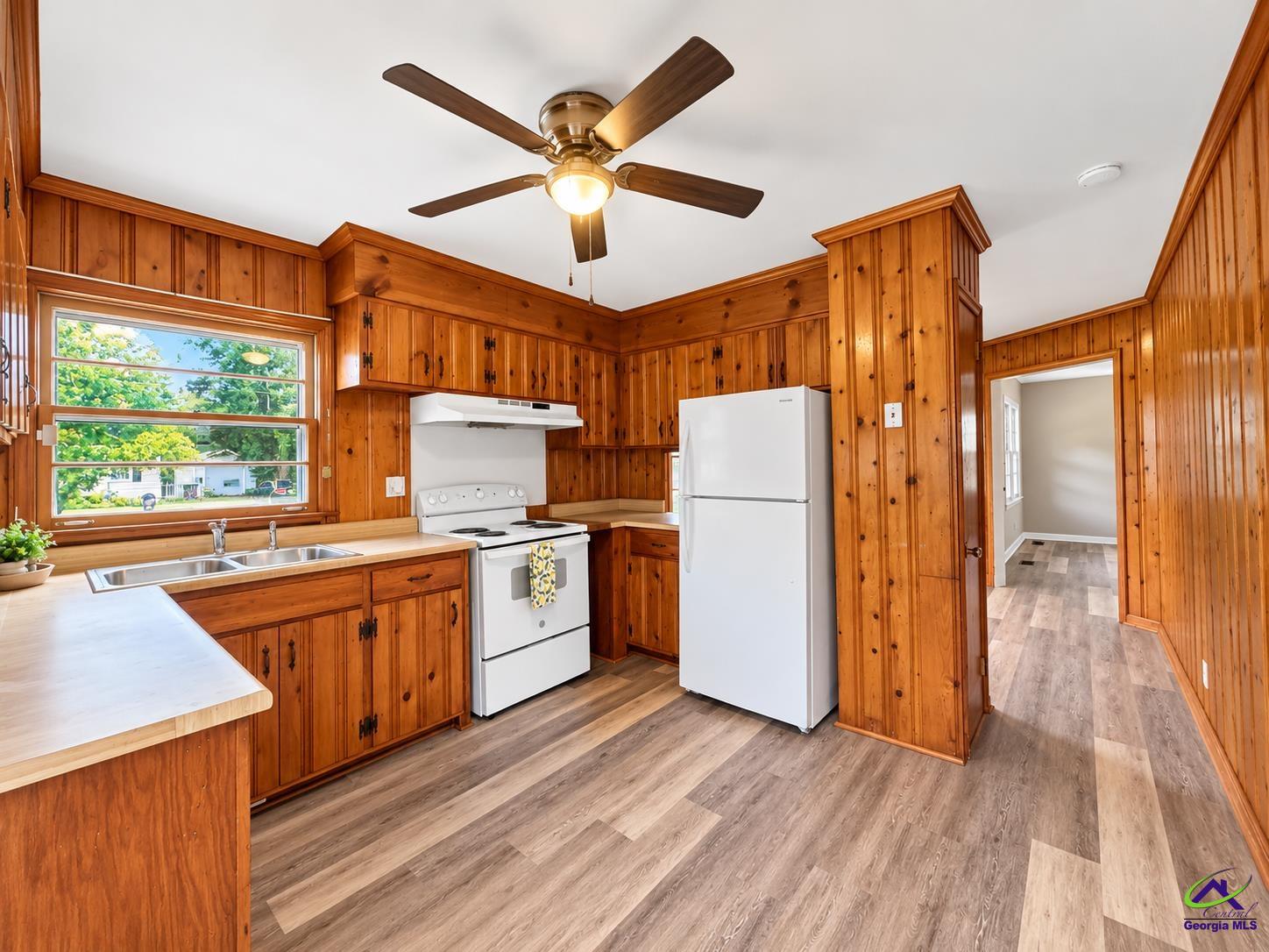 221 Shirley Drive, Warner Robins, GA 31088 - Photo 9