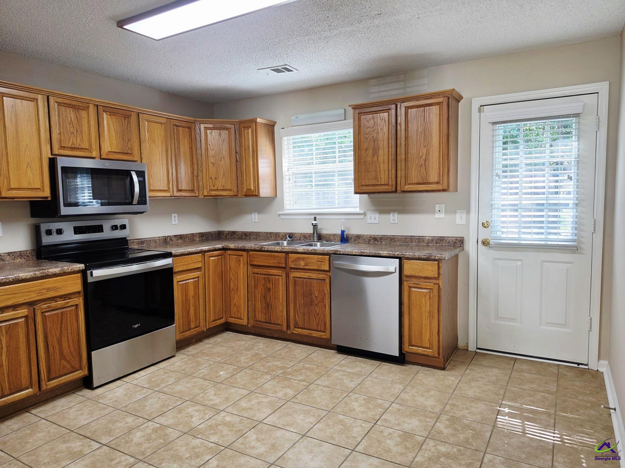 434 Woodland Drive, Warner Robins, GA 31088 - Photo 8