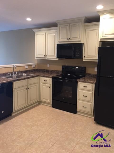 106 Pershing Place Court, Warner Robins, GA 31088 - Photo 3