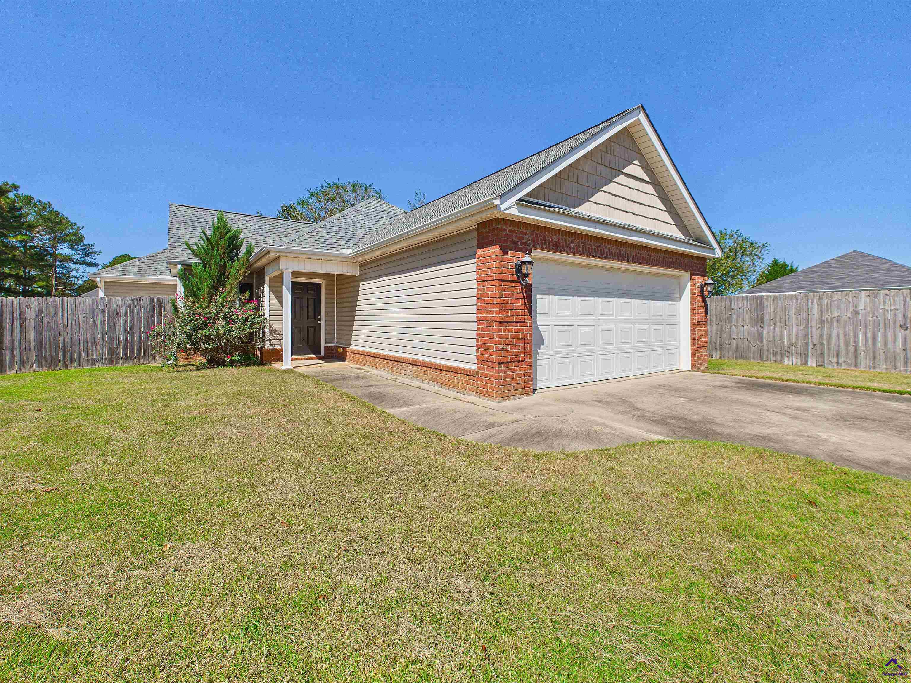 202 Greylock Drive, Perry, GA 31069 - Photo 2