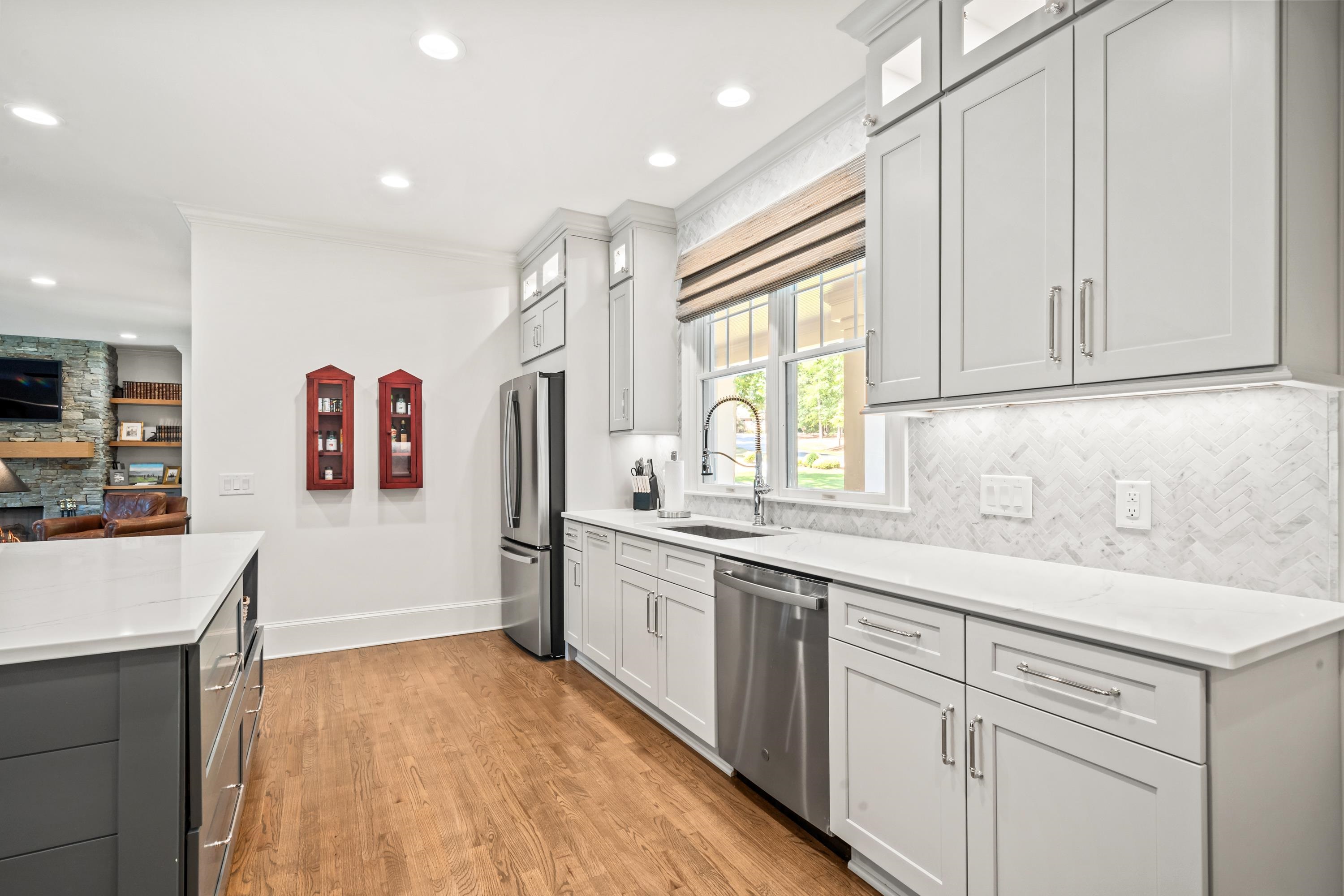 108 CAMAK PLACE image 26