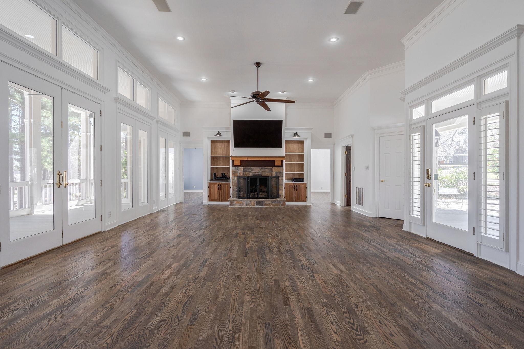 106 OAKTON NORTH image 12