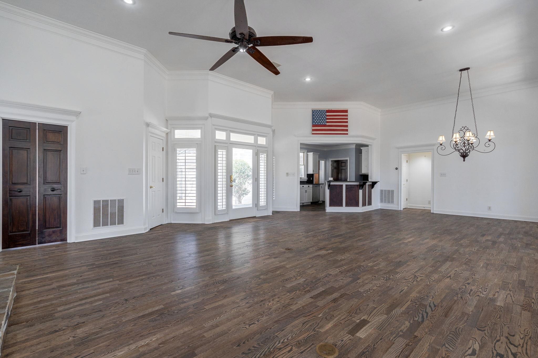 106 OAKTON NORTH image 15