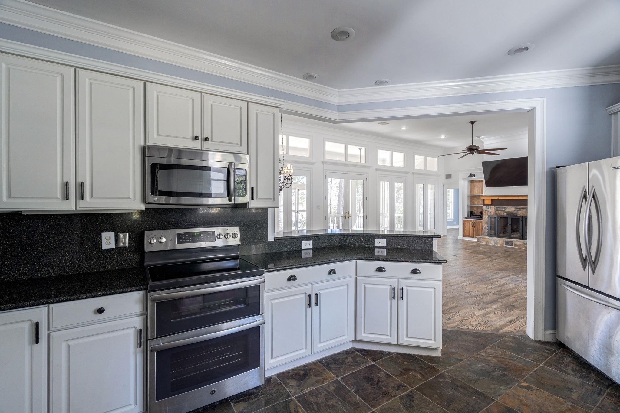 106 OAKTON NORTH image 18