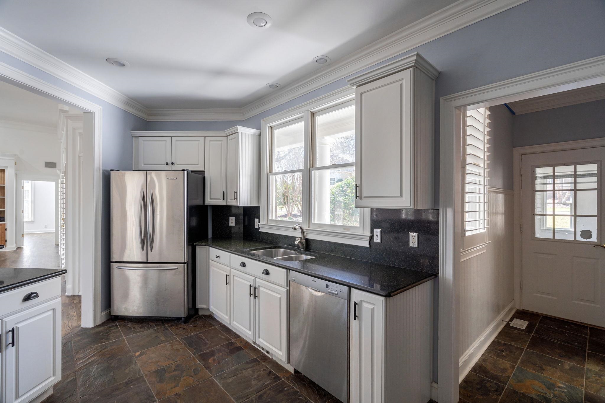 106 OAKTON NORTH image 19