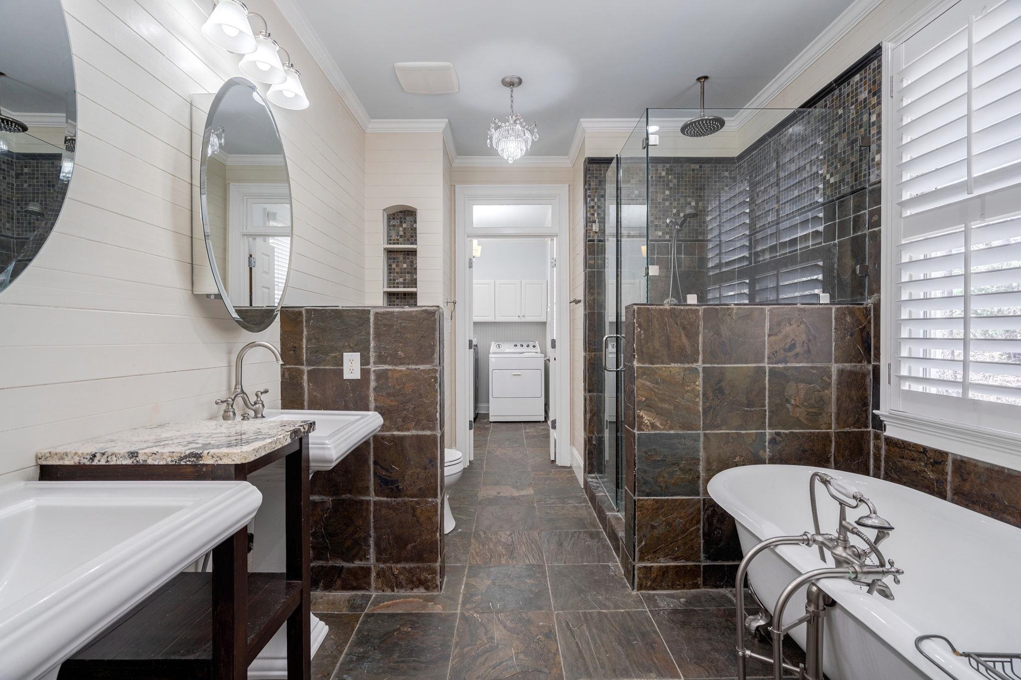 106 OAKTON NORTH image 27