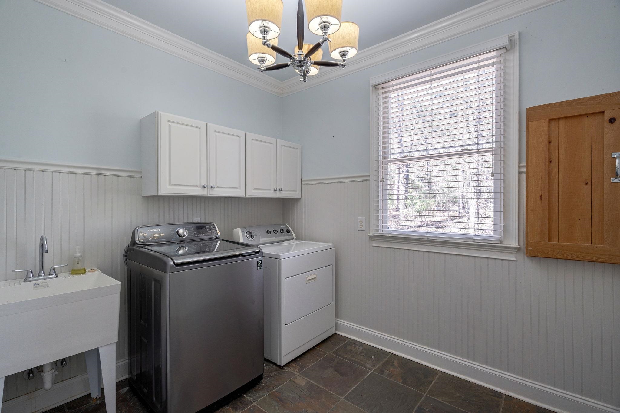 106 OAKTON NORTH image 32