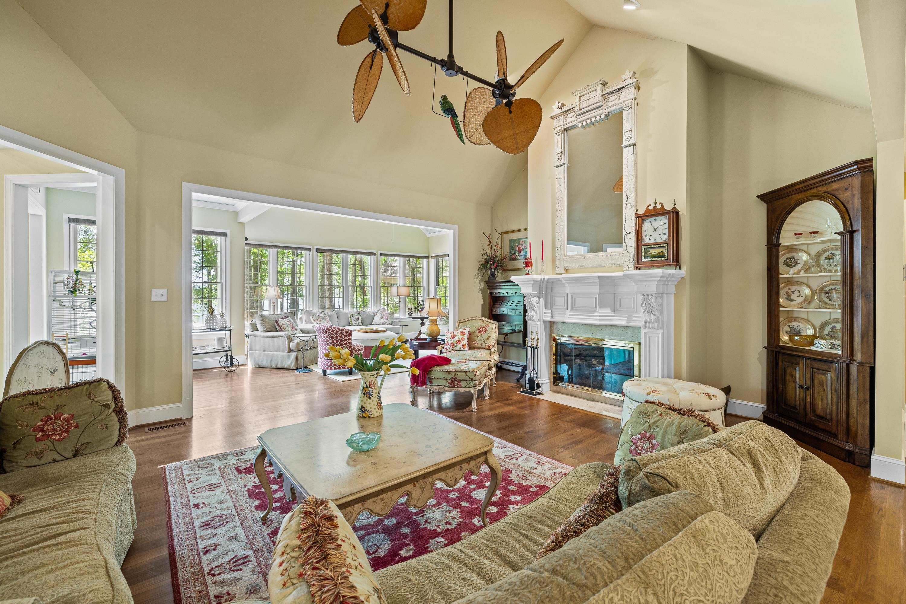 129 BARRINGTON HALL DRIVE image 11