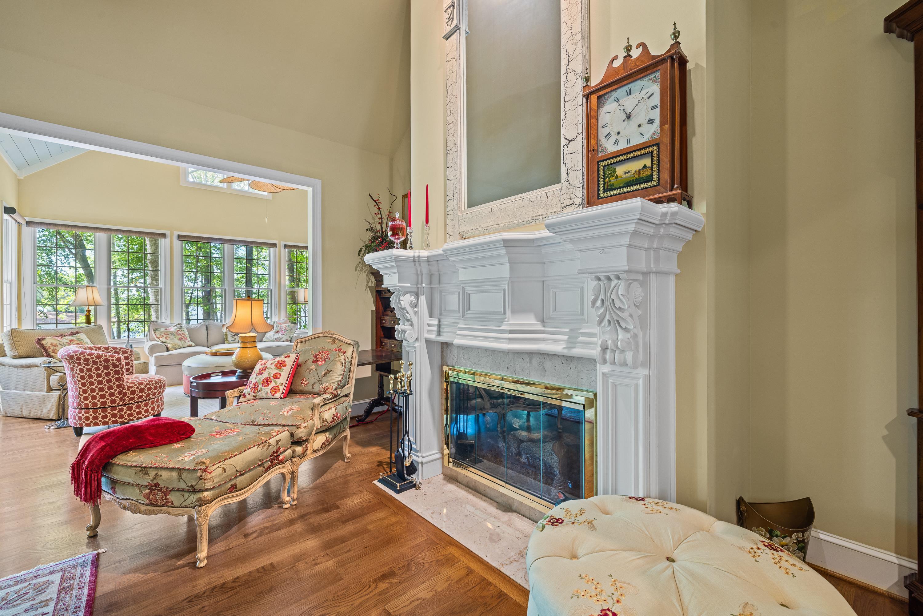 129 BARRINGTON HALL DRIVE image 12