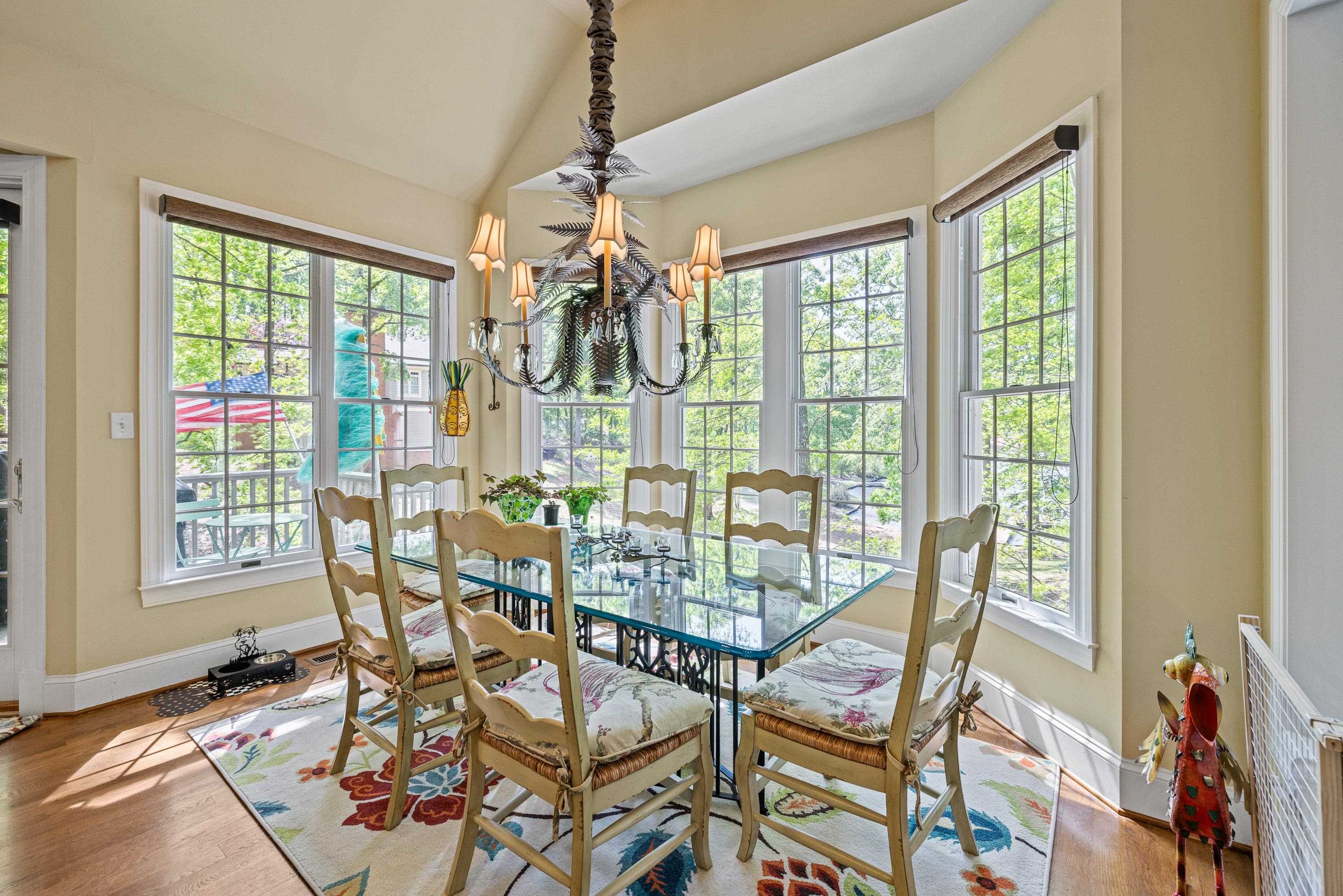 129 BARRINGTON HALL DRIVE image 21