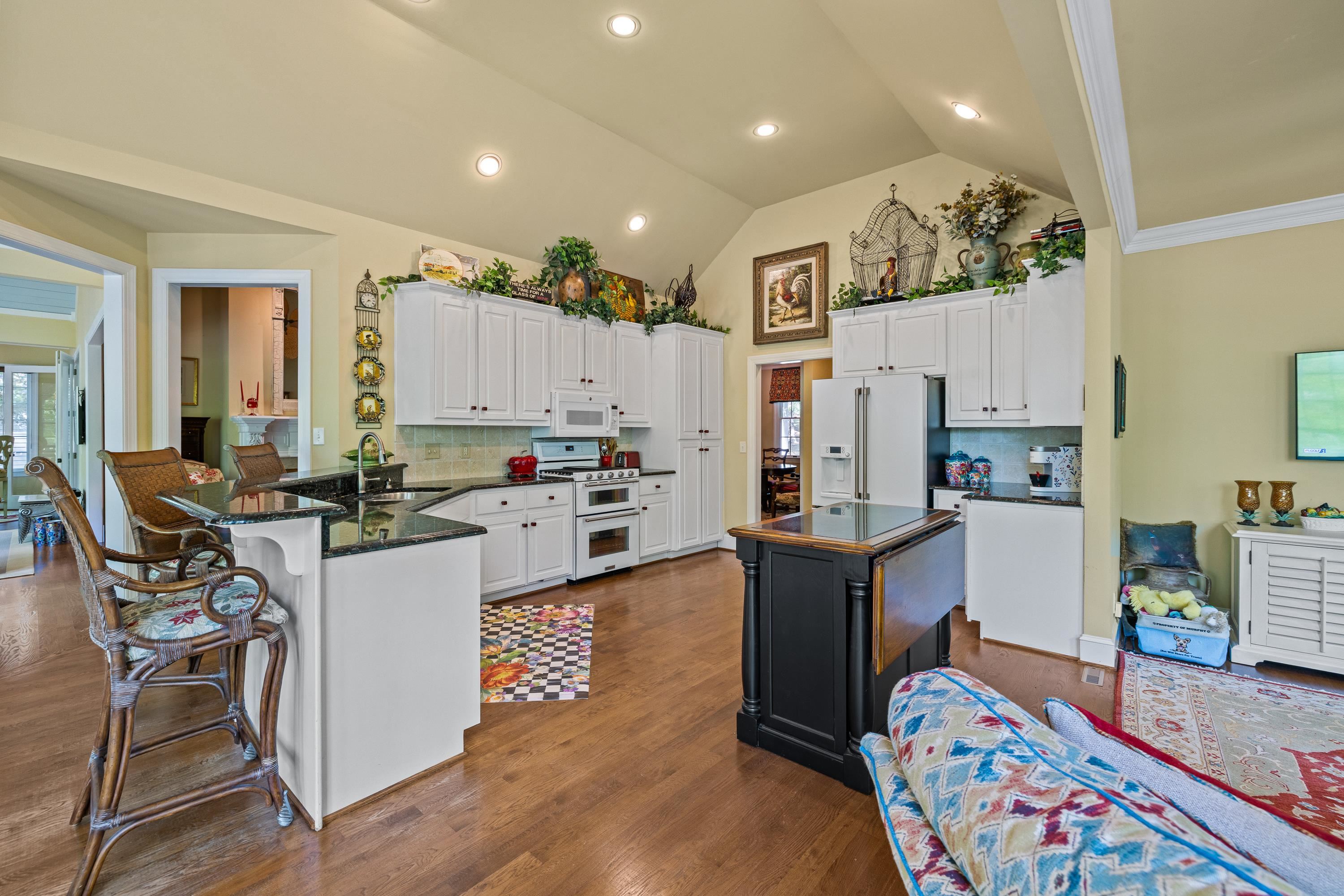 129 BARRINGTON HALL DRIVE image 23