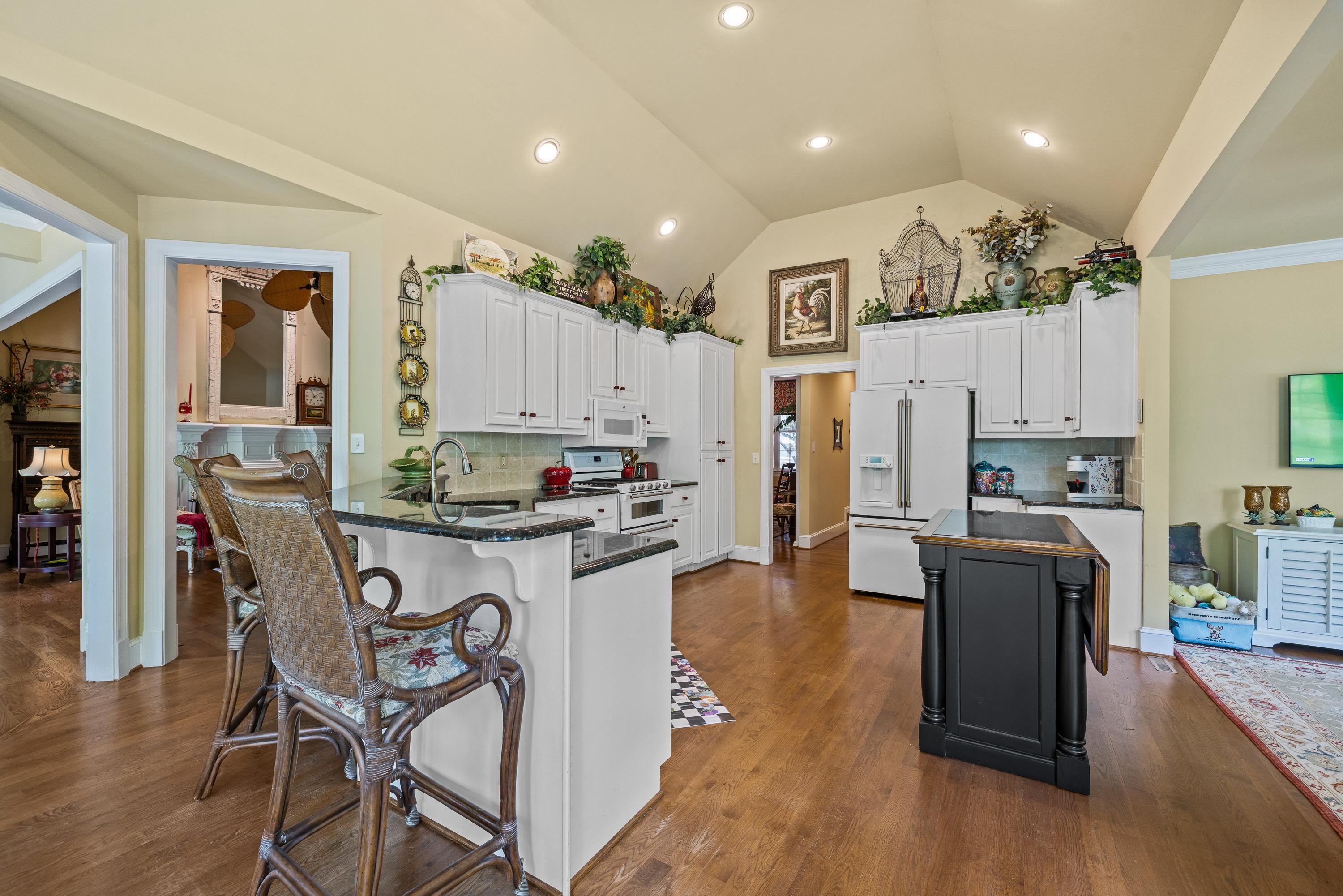 129 BARRINGTON HALL DRIVE image 27