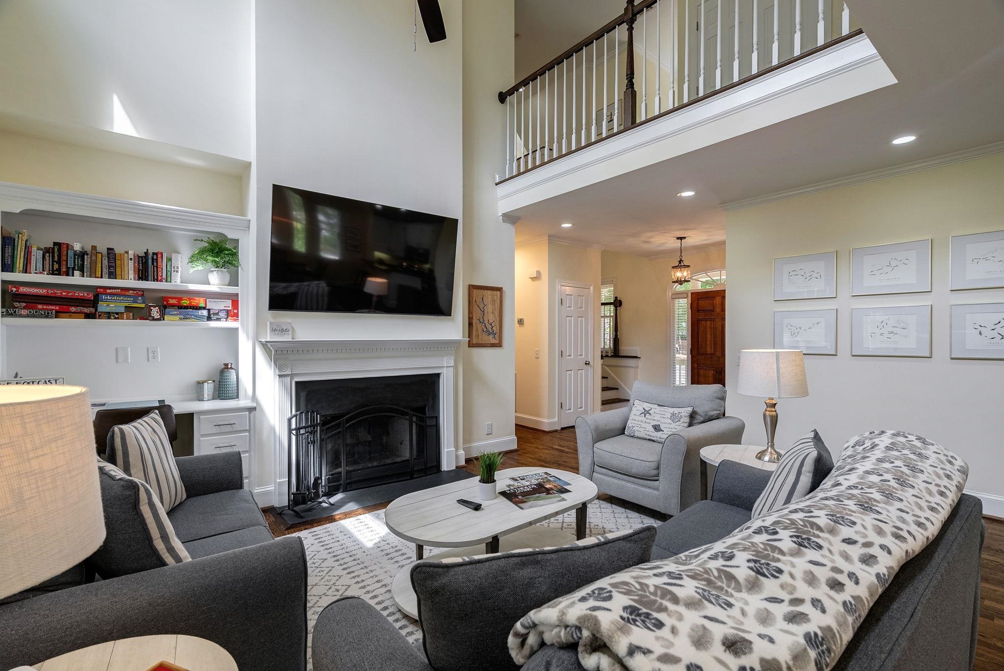 127 OAKTON SOUTH image 11