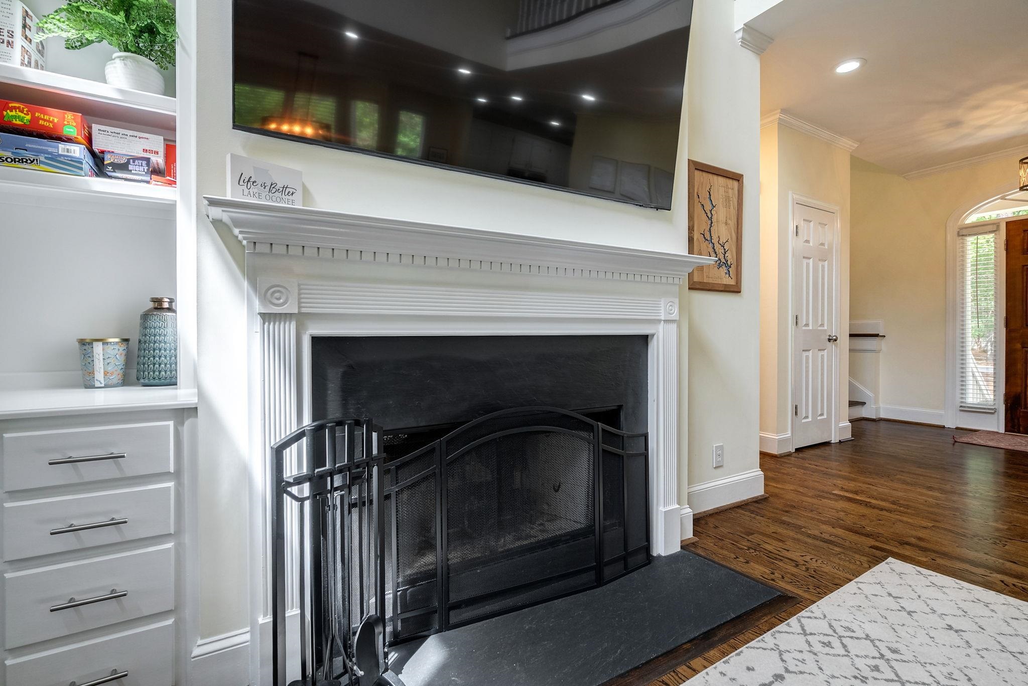 127 OAKTON SOUTH image 12