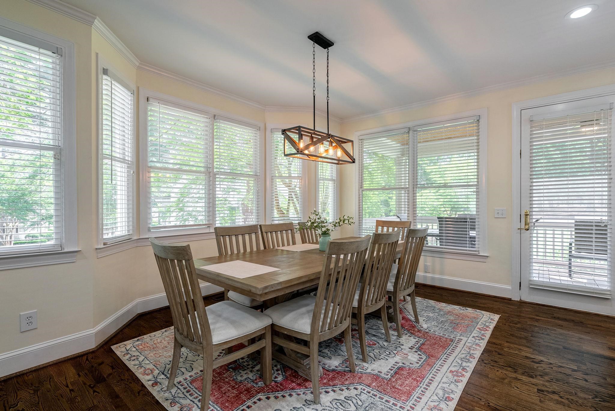 127 OAKTON SOUTH image 13