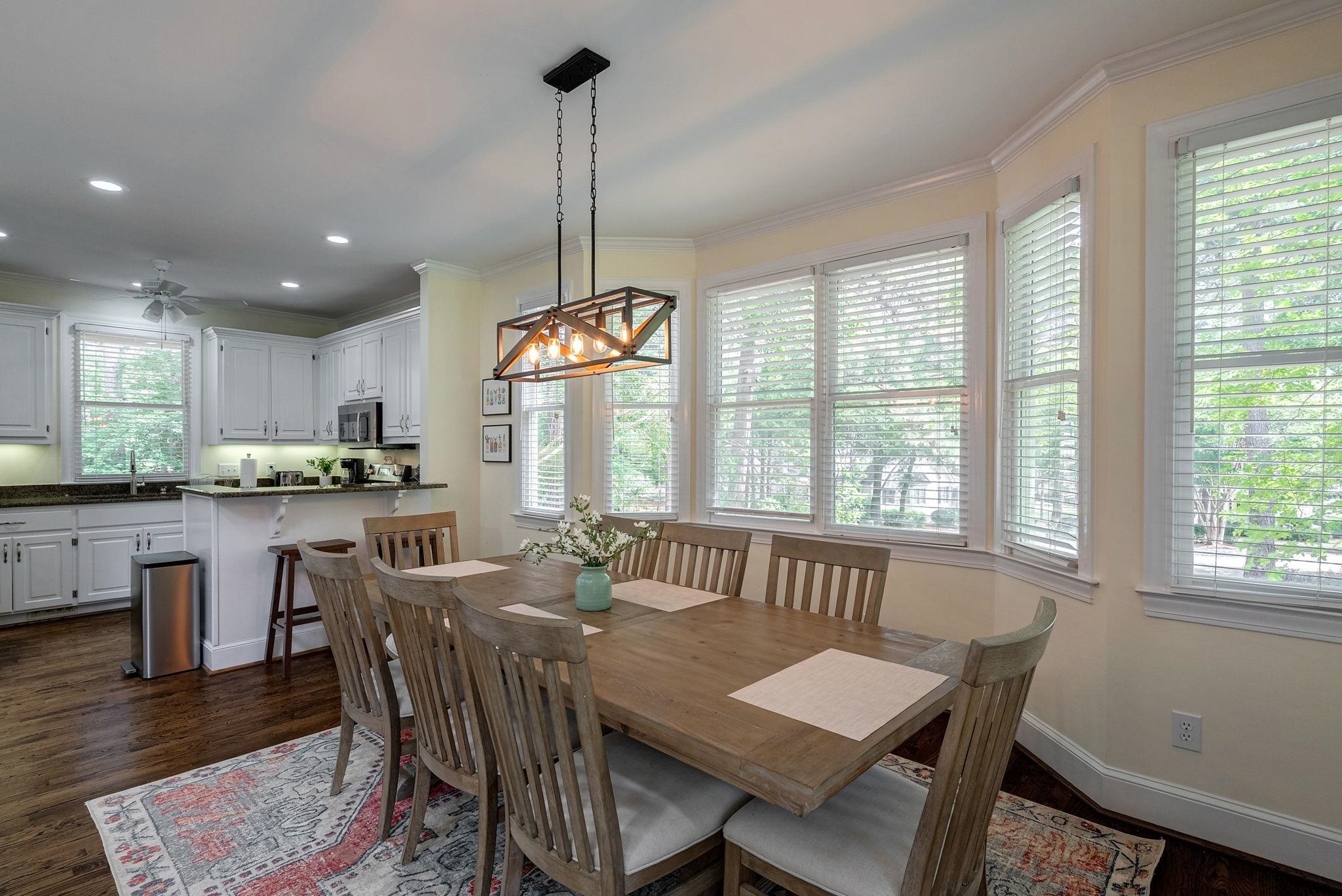 127 OAKTON SOUTH image 14