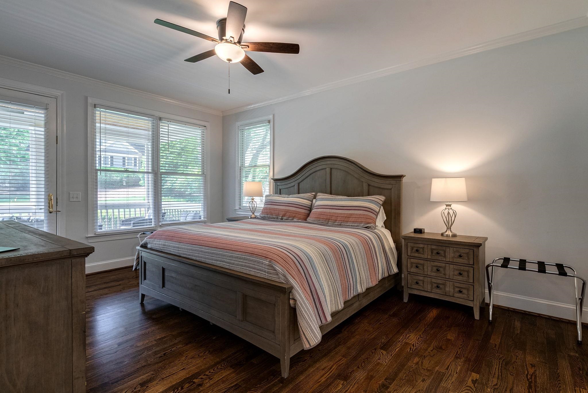 127 OAKTON SOUTH image 21