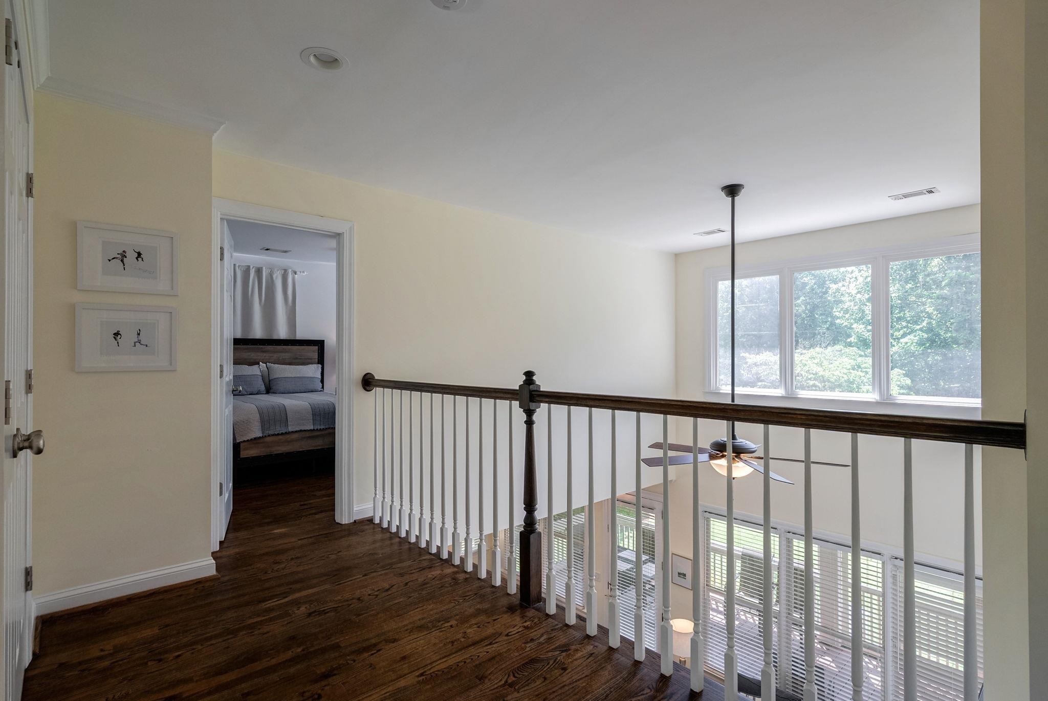 127 OAKTON SOUTH image 29