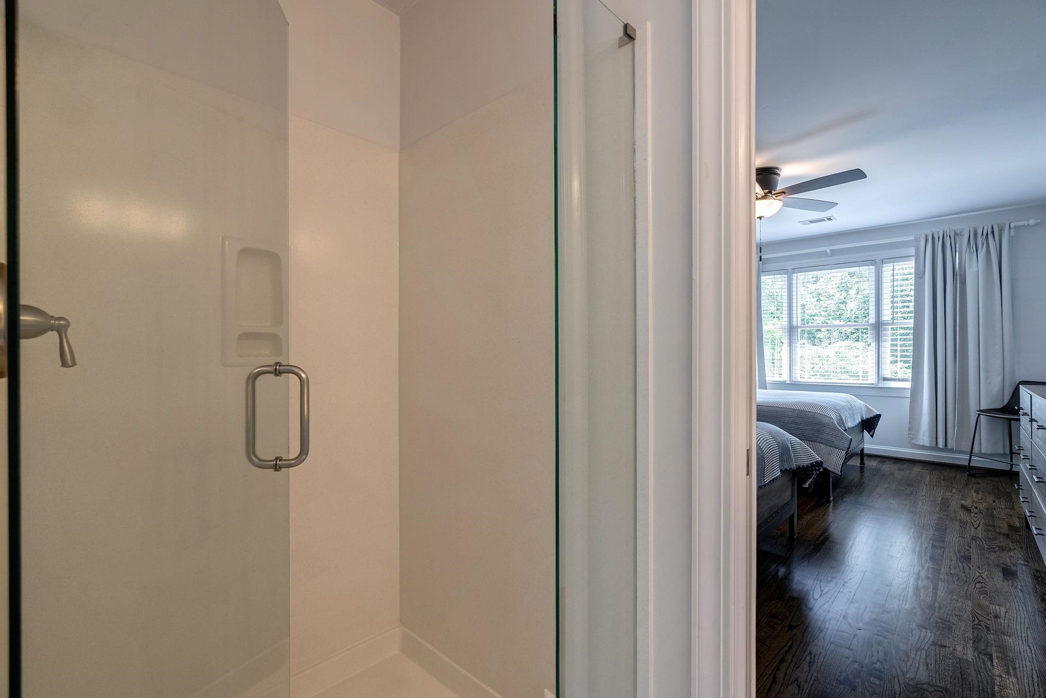 127 OAKTON SOUTH image 37