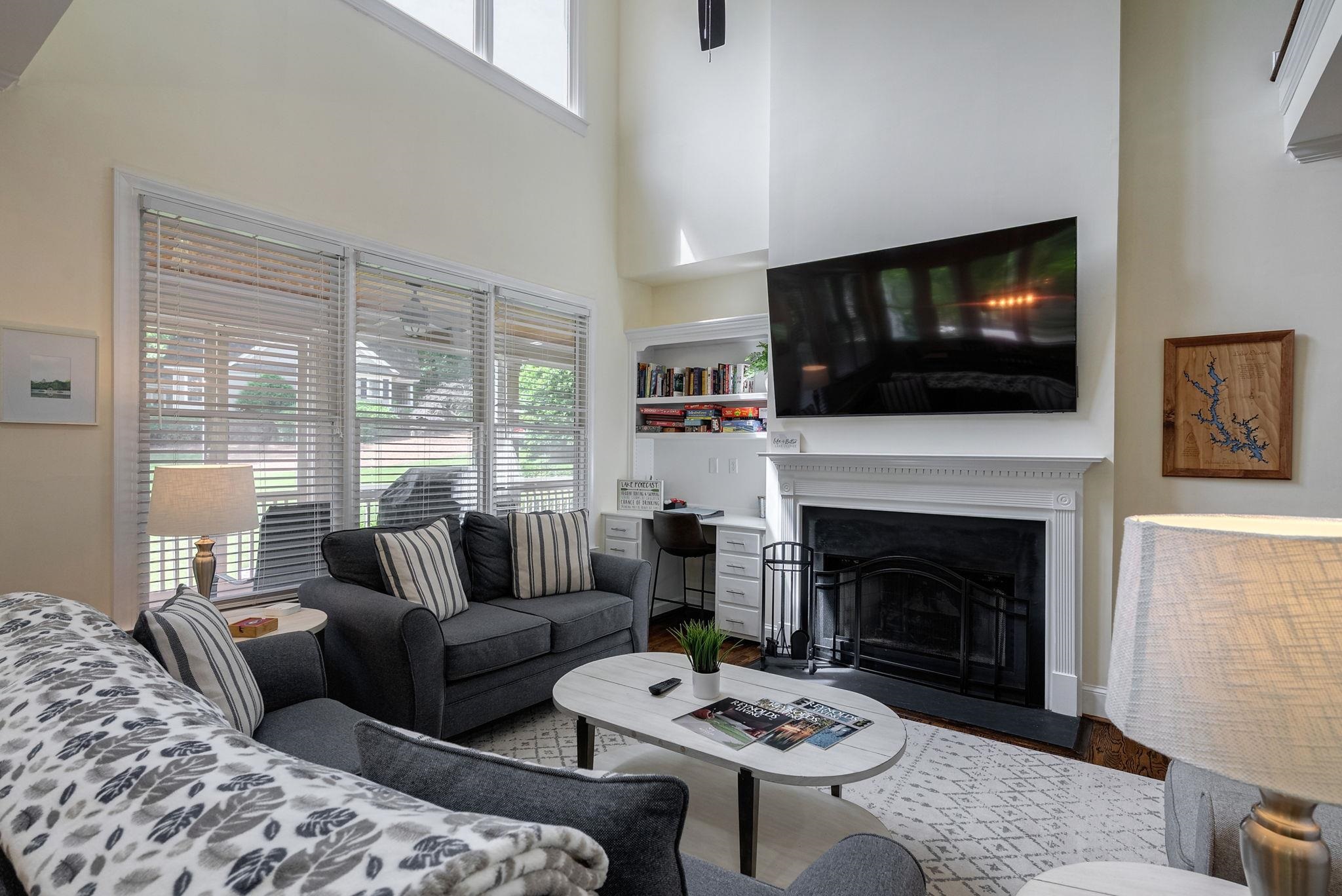 127 OAKTON SOUTH image 10