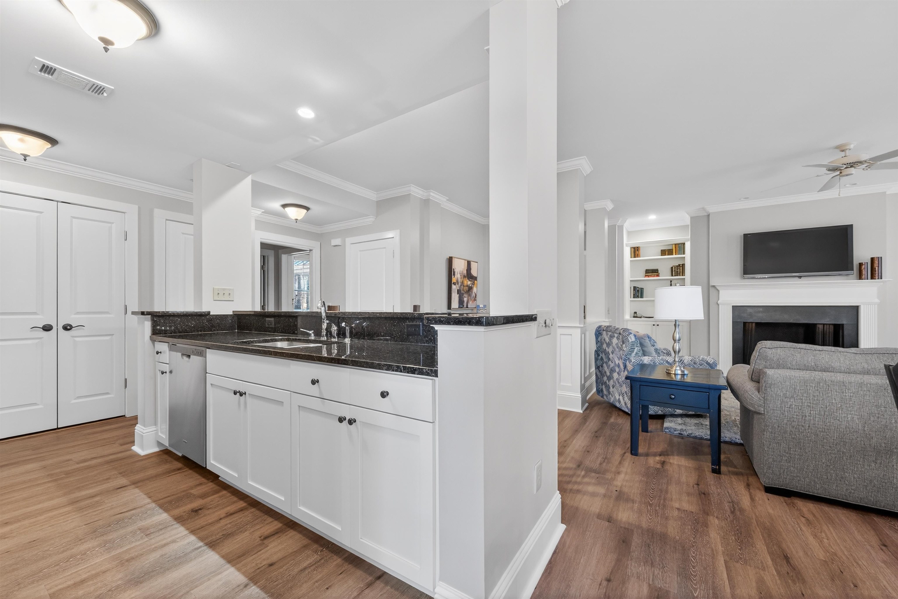 1010 D PORTAGE TRAIL image 20