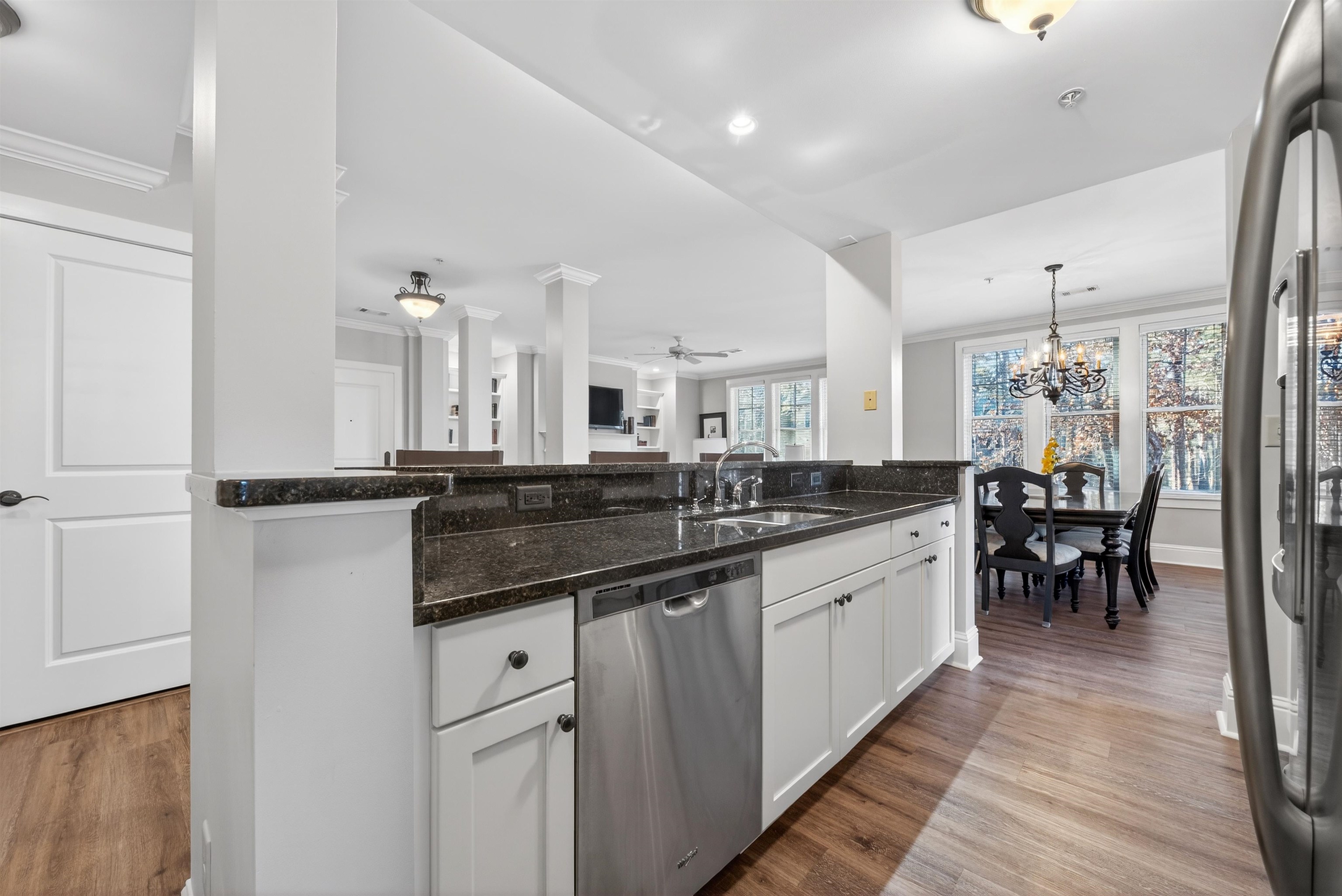 1010 D PORTAGE TRAIL image 36