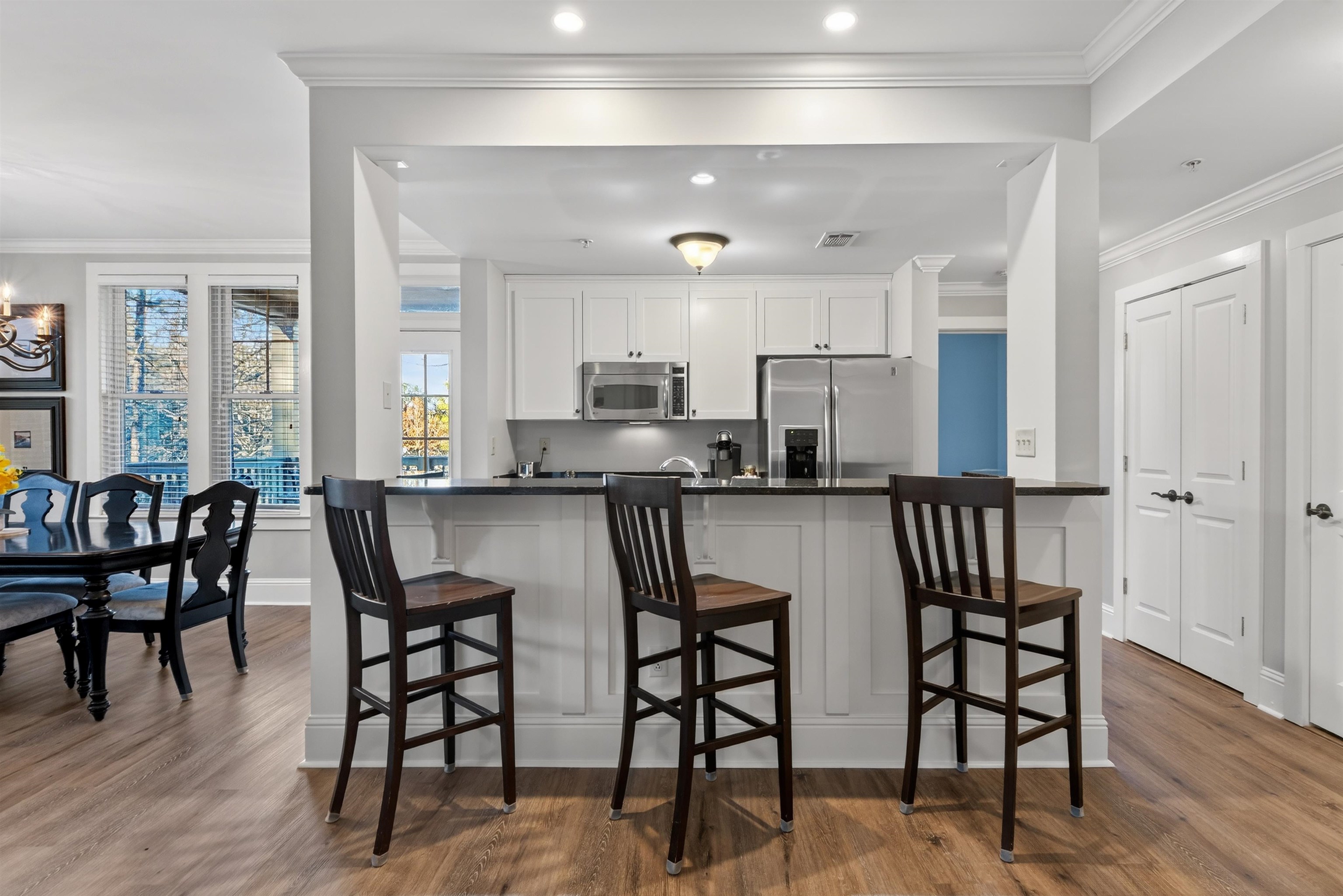 1010 D PORTAGE TRAIL image 5