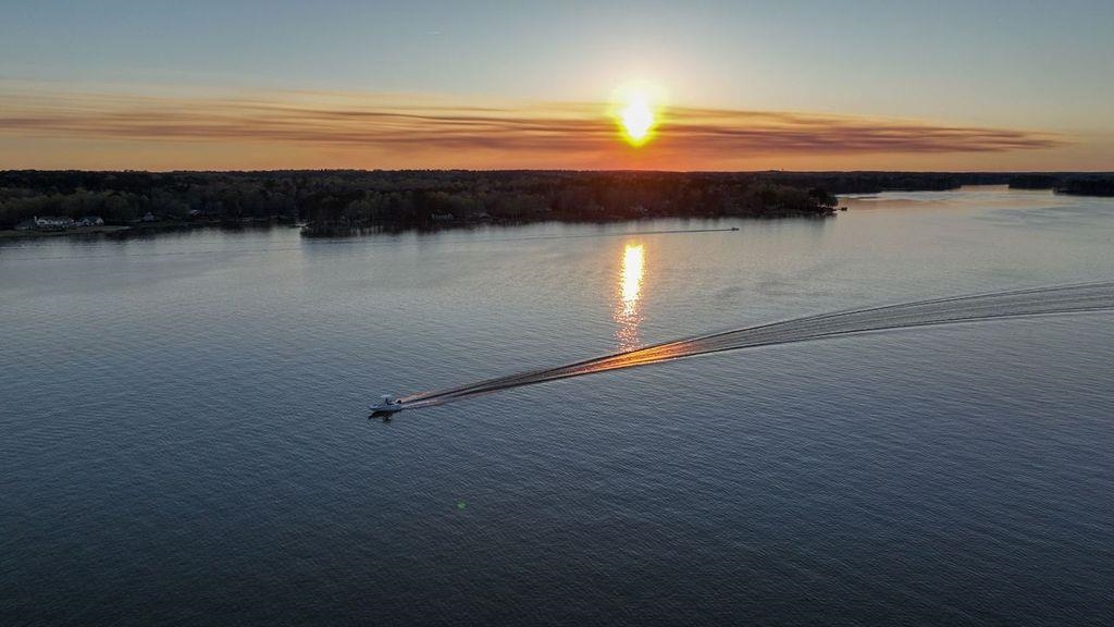 1110 Broadpoint Drive image 2