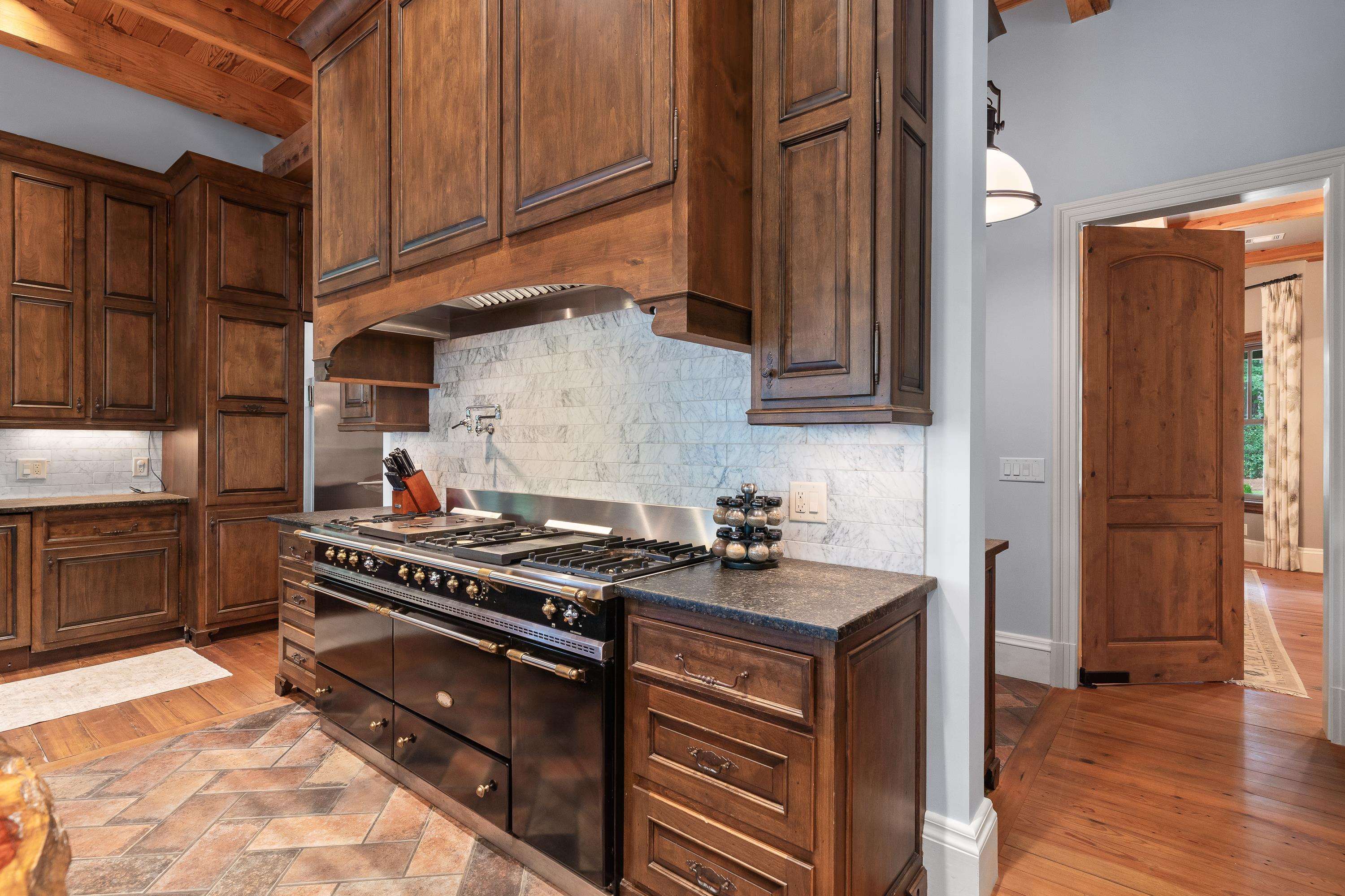 189 REYNOLDS DRIVE image 14